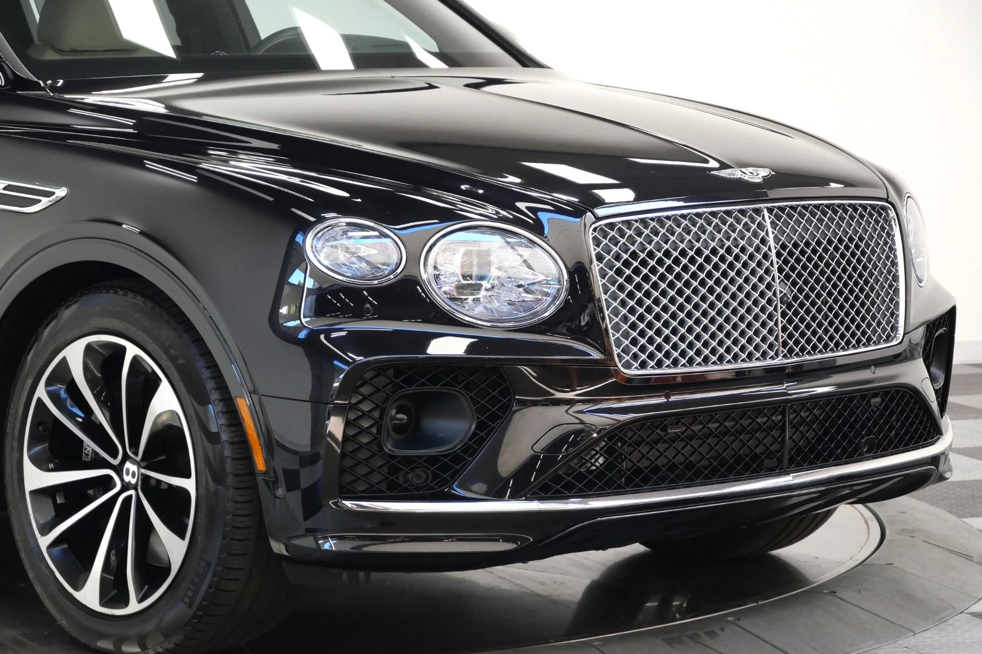 mph040_904799377_Used_2023_Bentley_Bentayga_V8_Touring_Specification_Front_Seat_Comfort_Specification_1783533314_762902ab76