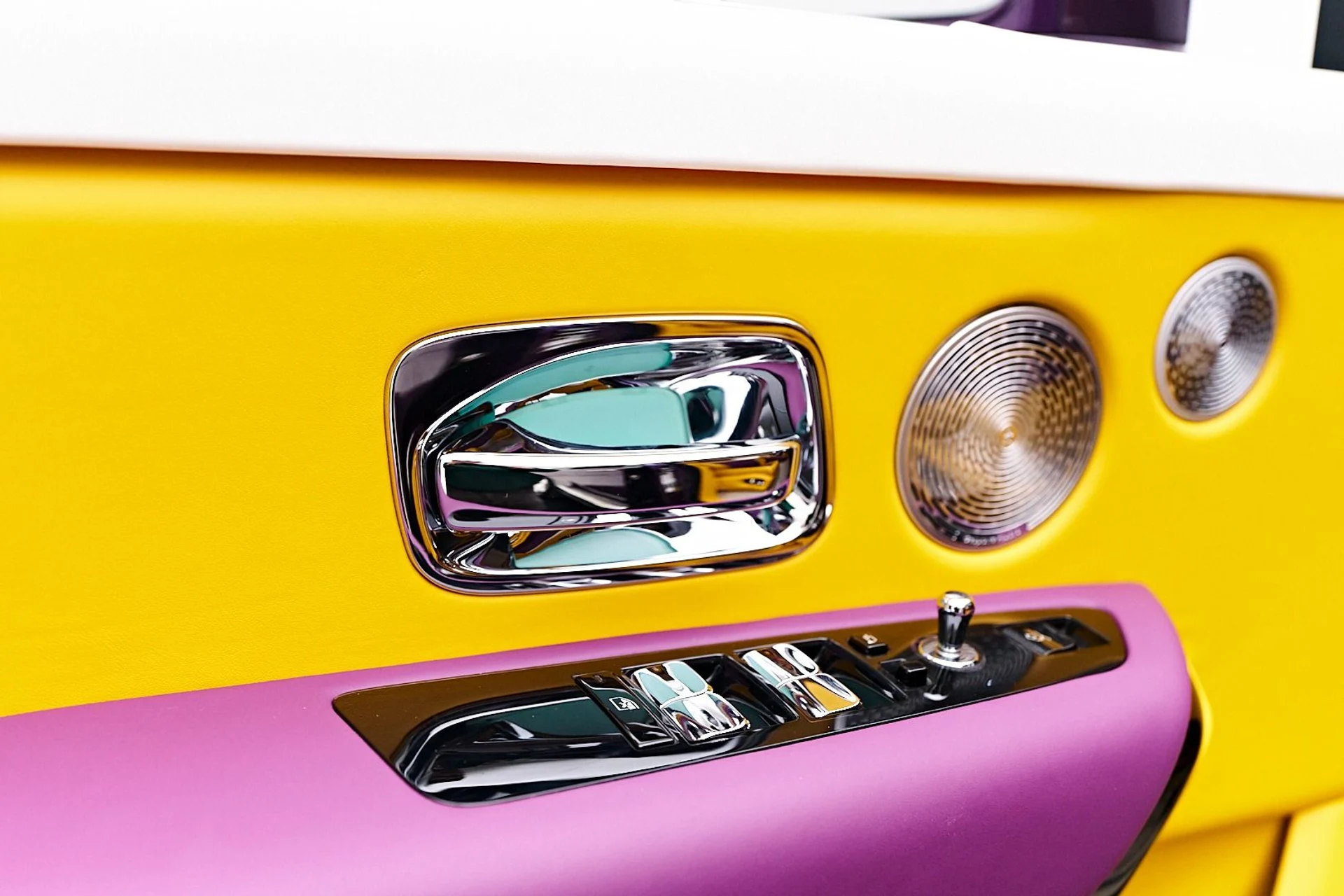 mph040_91167923_Used_2025_Rolls_Royce_Cullinan_Base_1736646133_ca5c2536dd