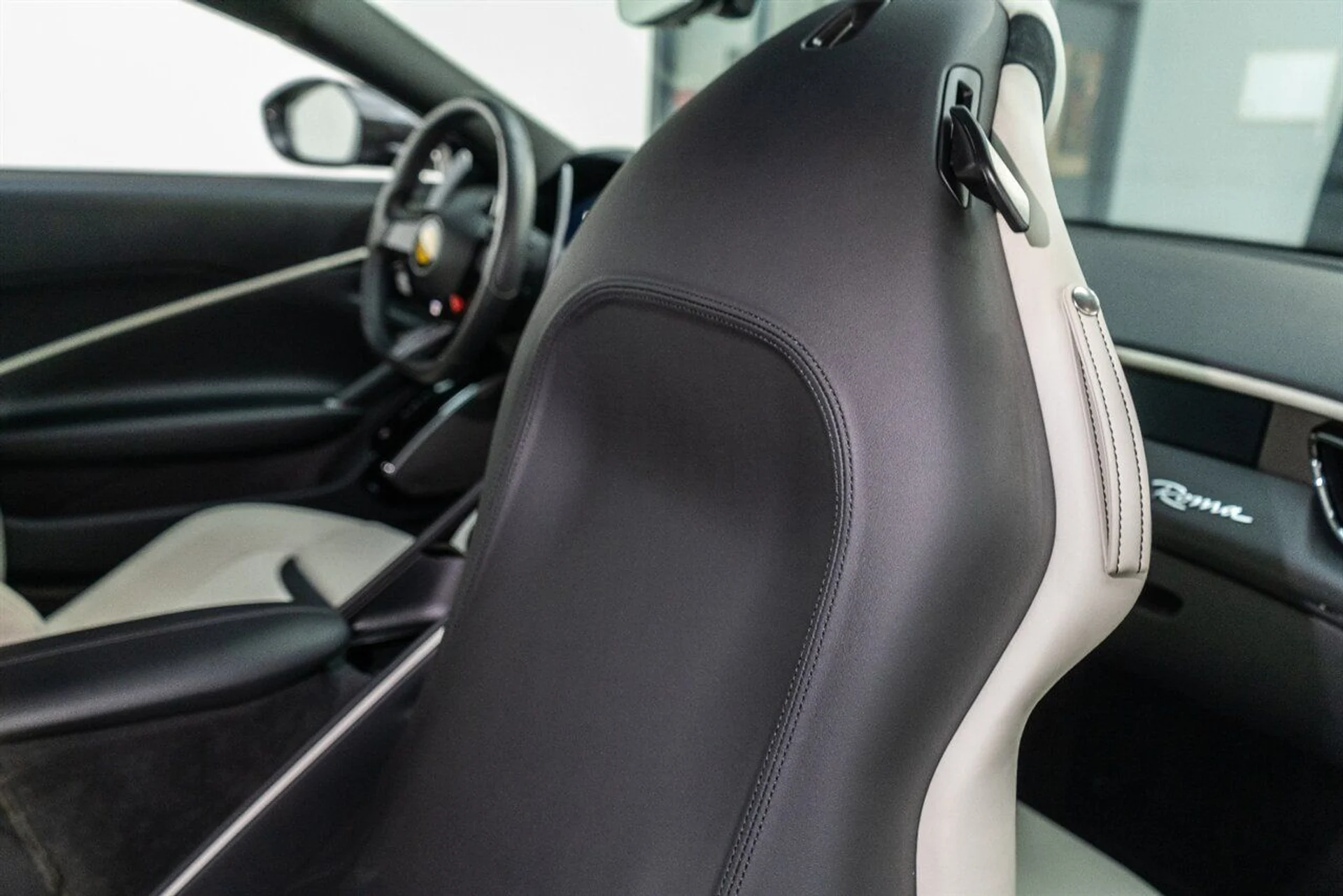 mph040_916829389_b9b2bf7273_1280_5c547c2d28