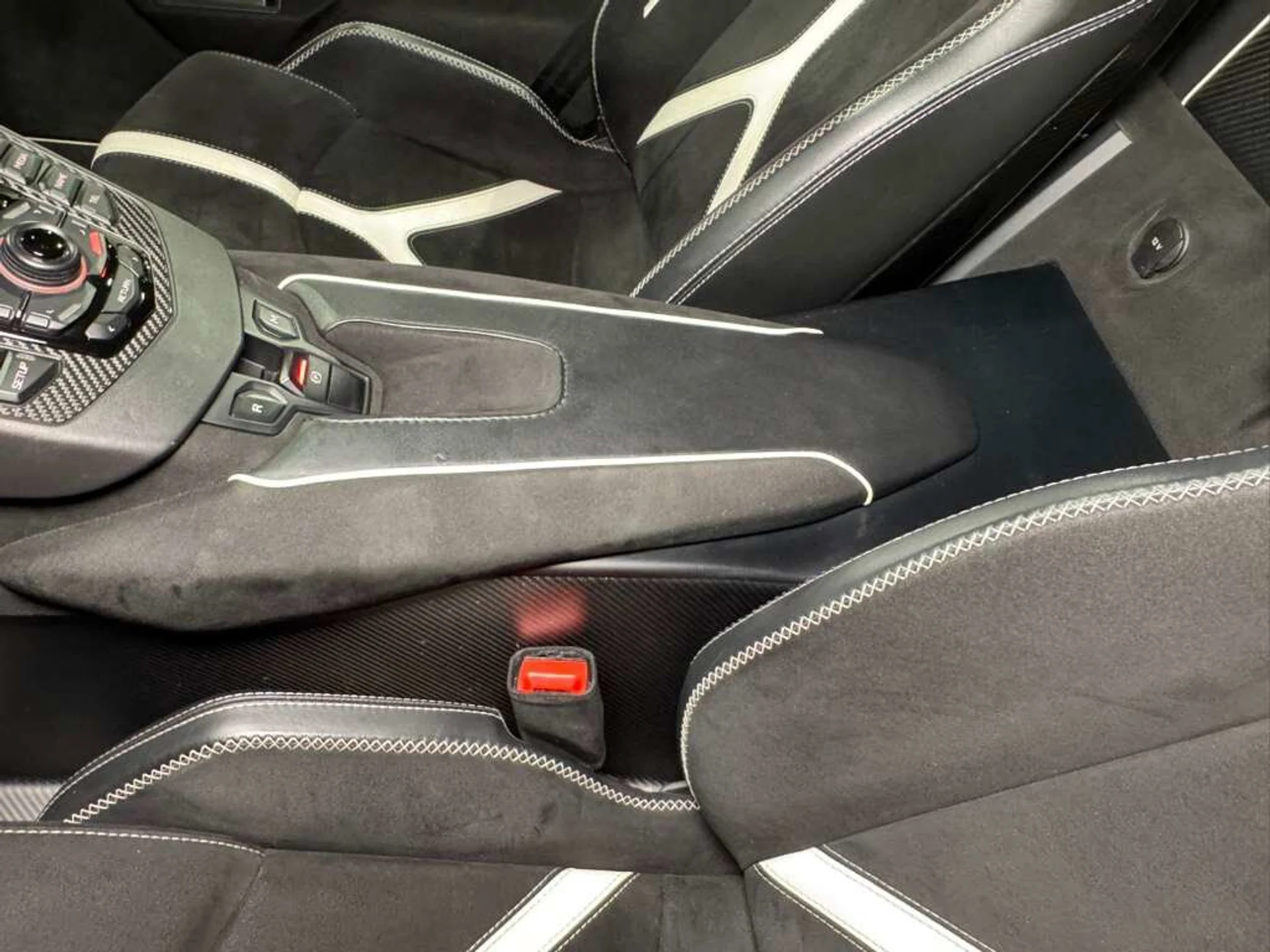 mph040_921030005_7d1bd42d97e635599274b2d52c6d133a_18d67589a3