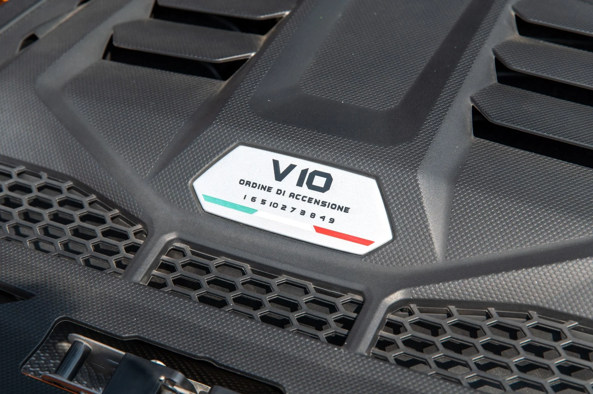 mph040_921321583_Used_2021_Lamborghini_Huracan_EVO_1753824342_821e791720