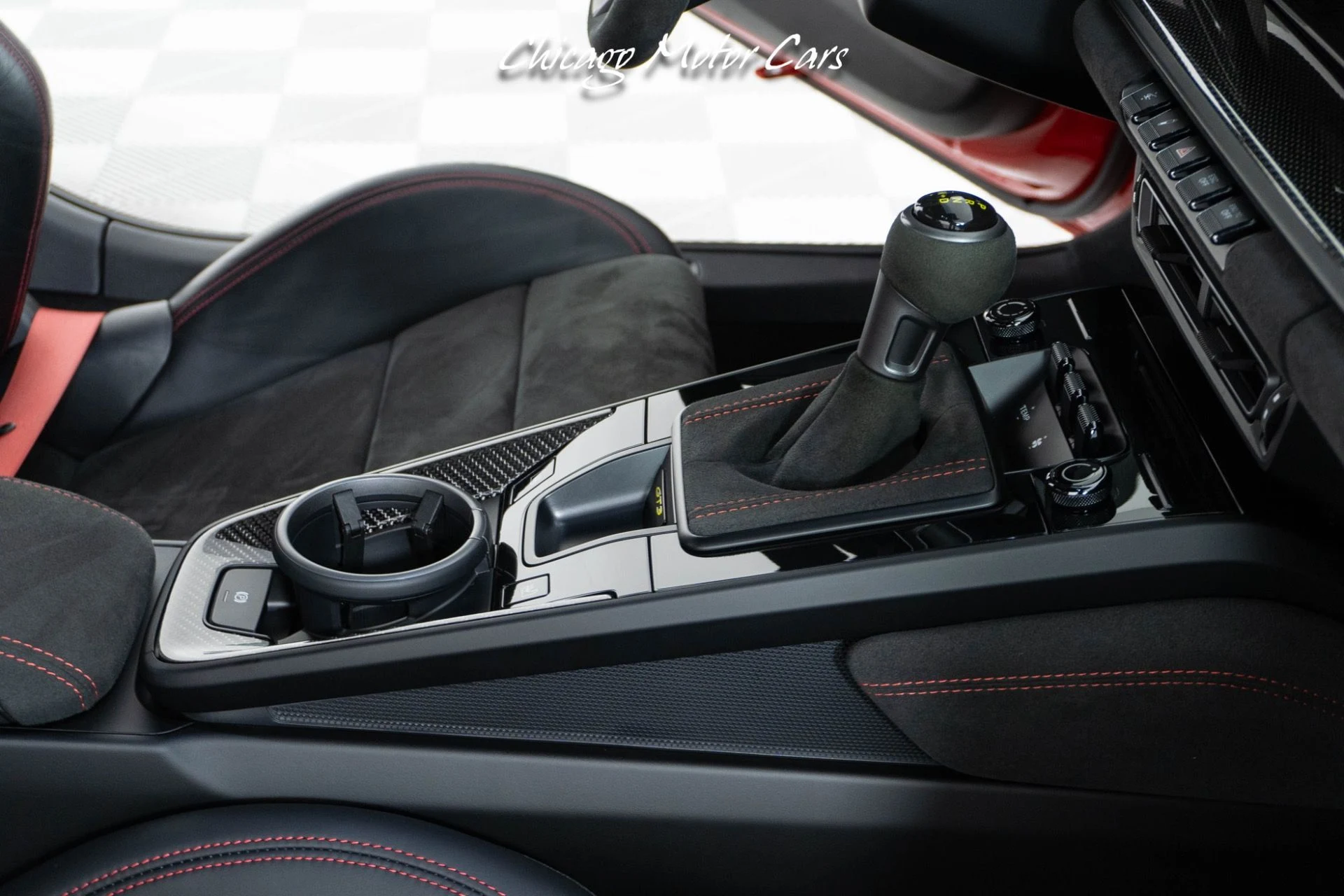 mph040_921704923_12957_p41_l_5eea7c2dce