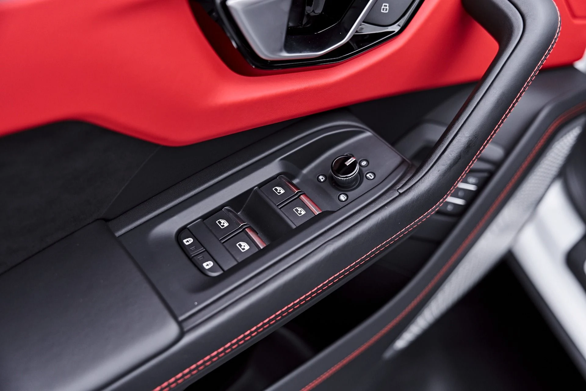 mph040_926459867_Used_2023_Lamborghini_Urus_S_1784684467_78d7456504