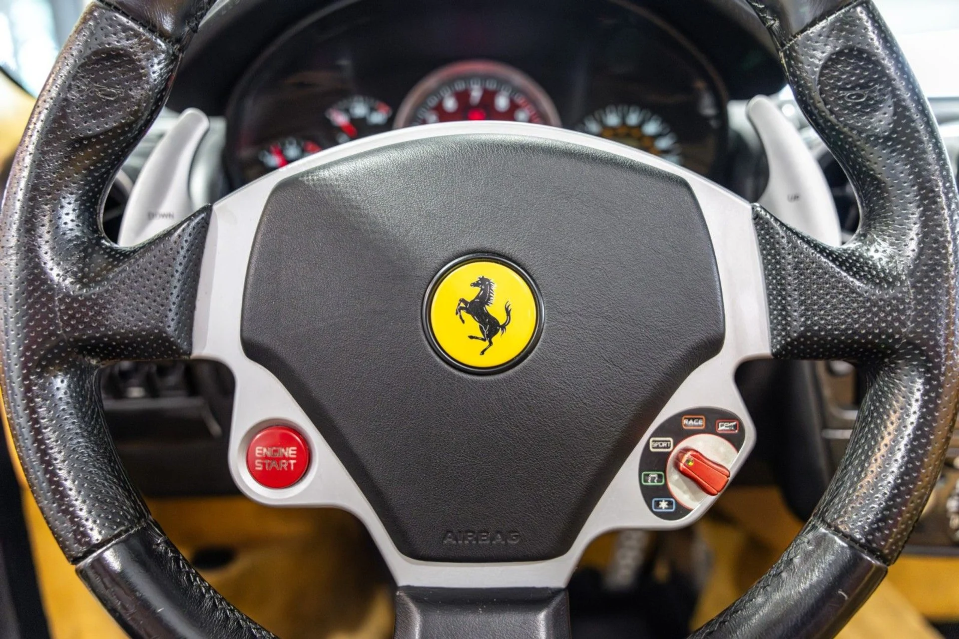 mph040_928688711_ZQ_2e8cb22344