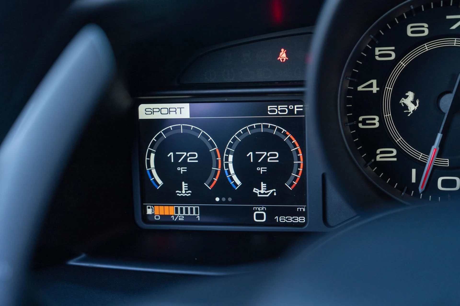 mph040_931068662_bfc639fea6bf4a02a4f51f759701e452_27504604f0