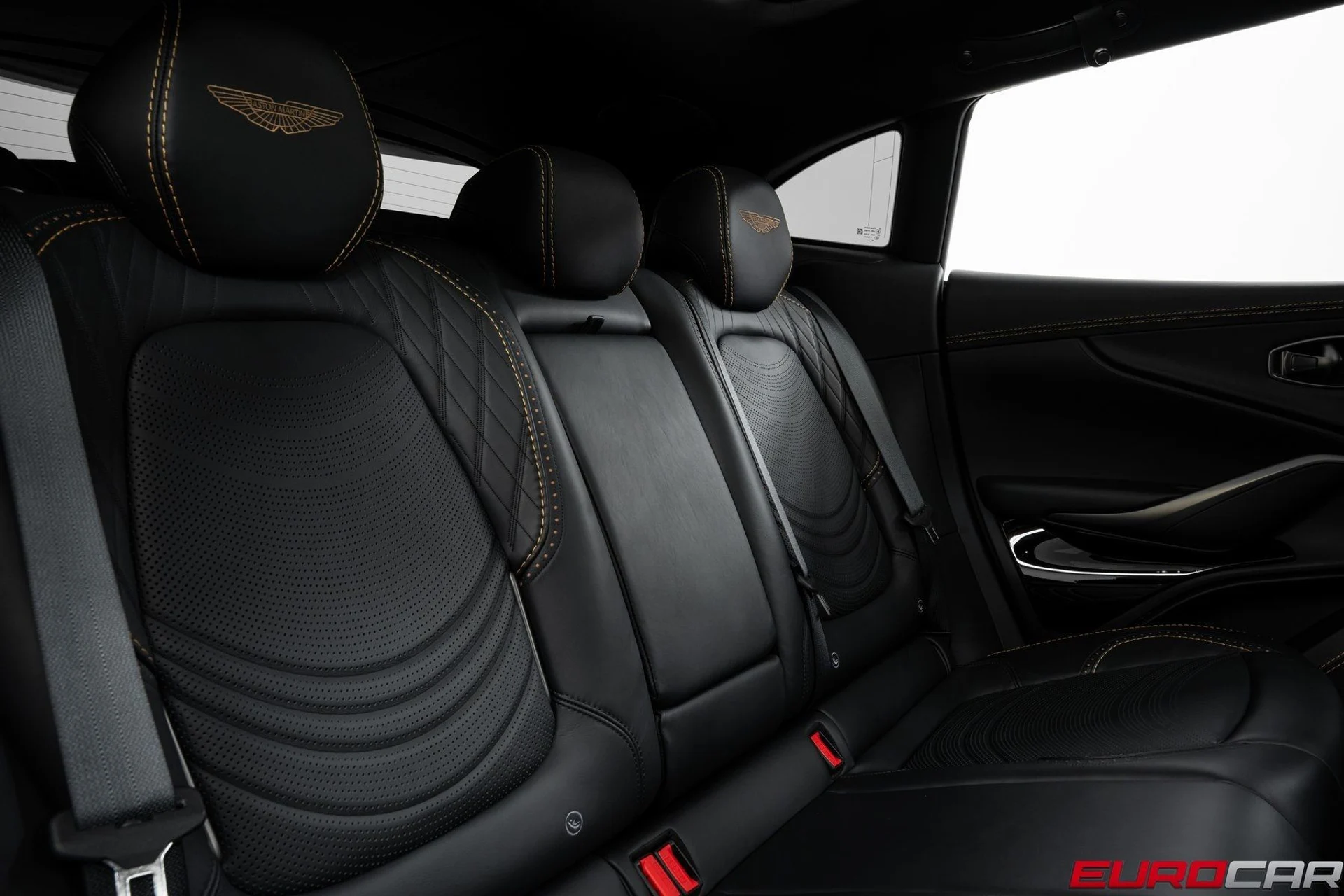 mph040_933607116_image_41_96e5327a78