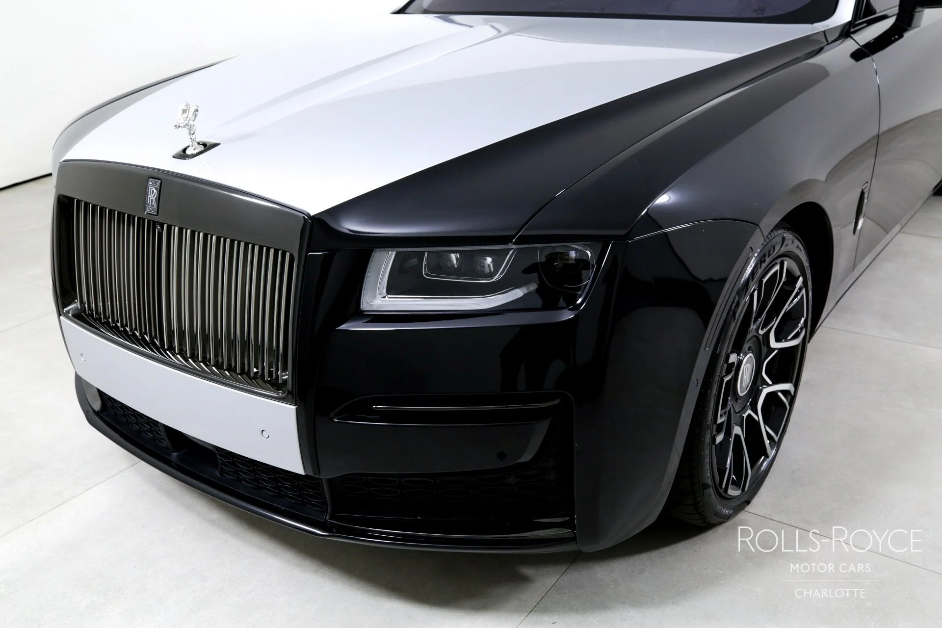mph040_949280437_Used_2022_Rolls_Royce_Black_Badge_Ghost_1713469379_0b4da875ed
