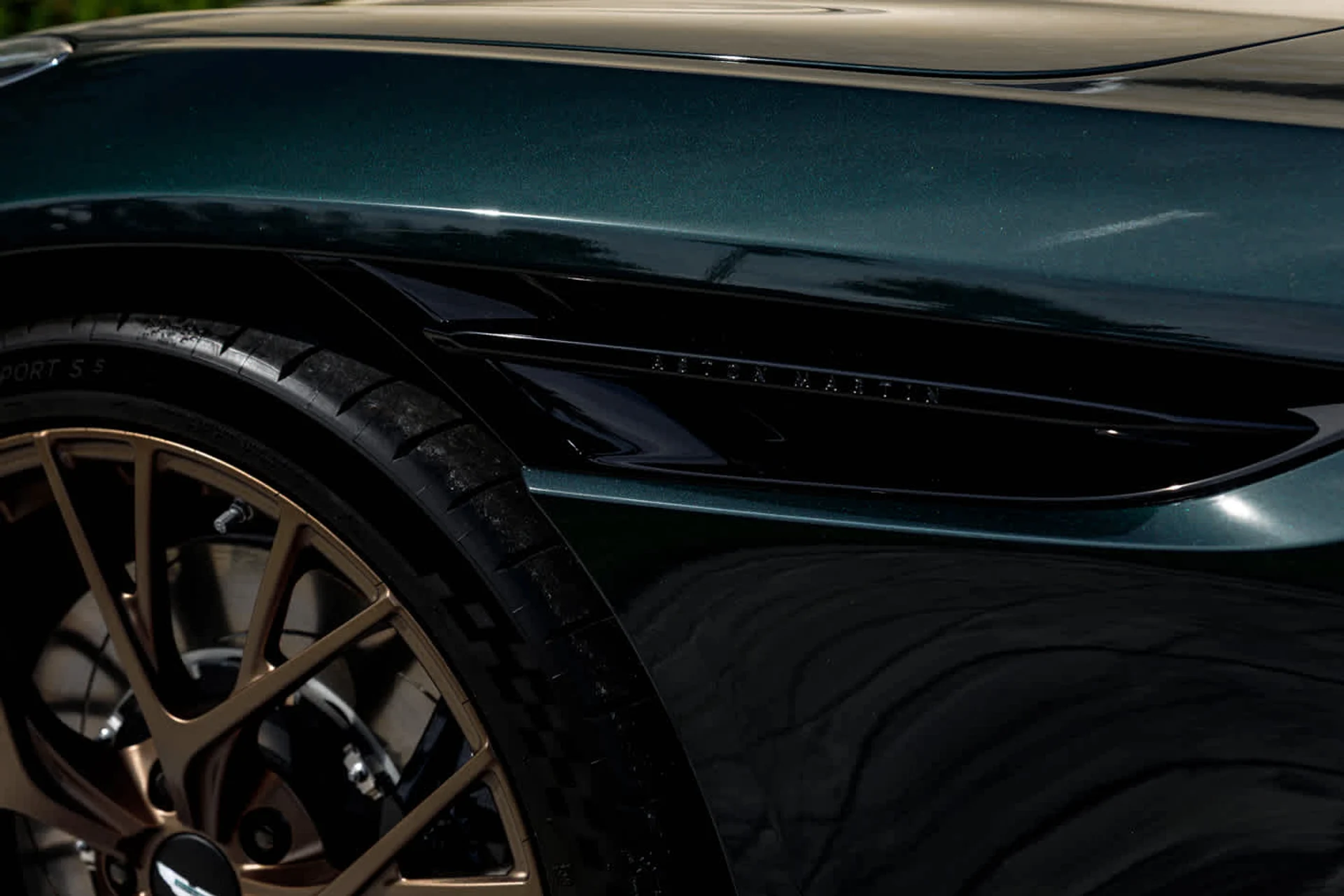 mph040_972142933_41_ee4024ed43