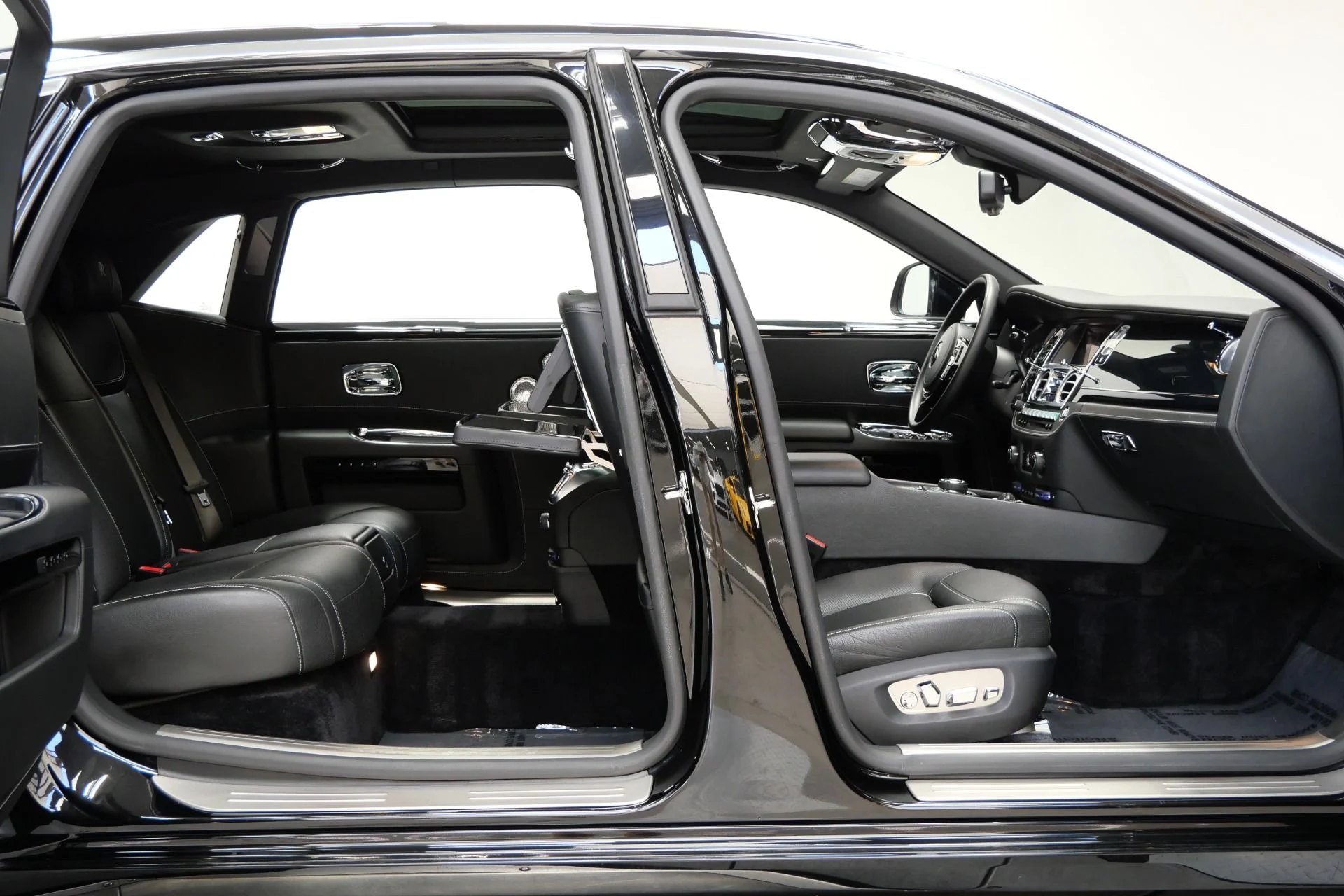 mph040_98429287_Used_2019_Rolls_Royce_Ghost_EWB_Long_Wheelbase_Model_430_K_MSRP_Low_Miles_1788191510_08681203cf