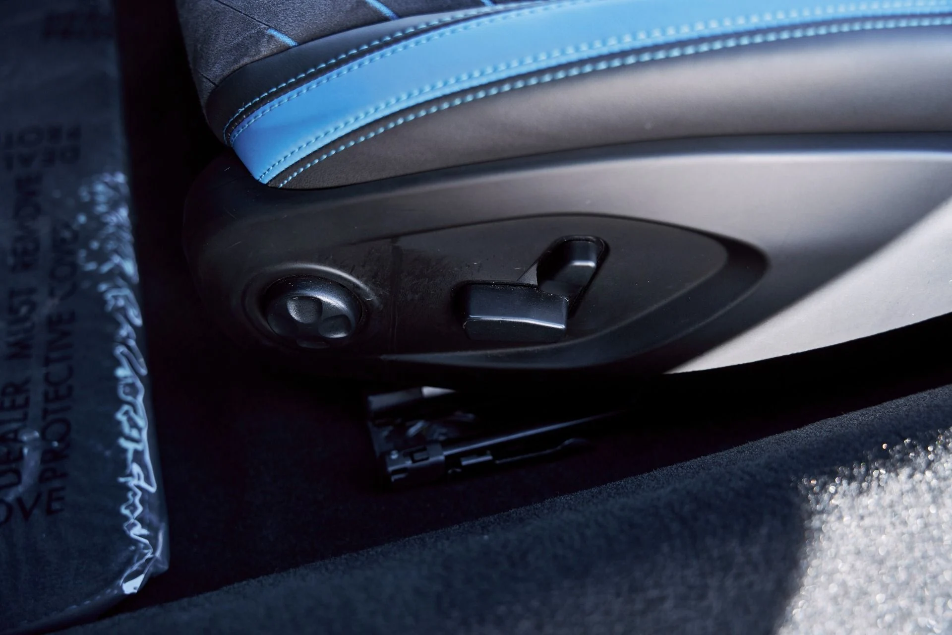 mph040_98546275_Used_2023_Maserati_MC_20_1769481234_1bd4d68b86