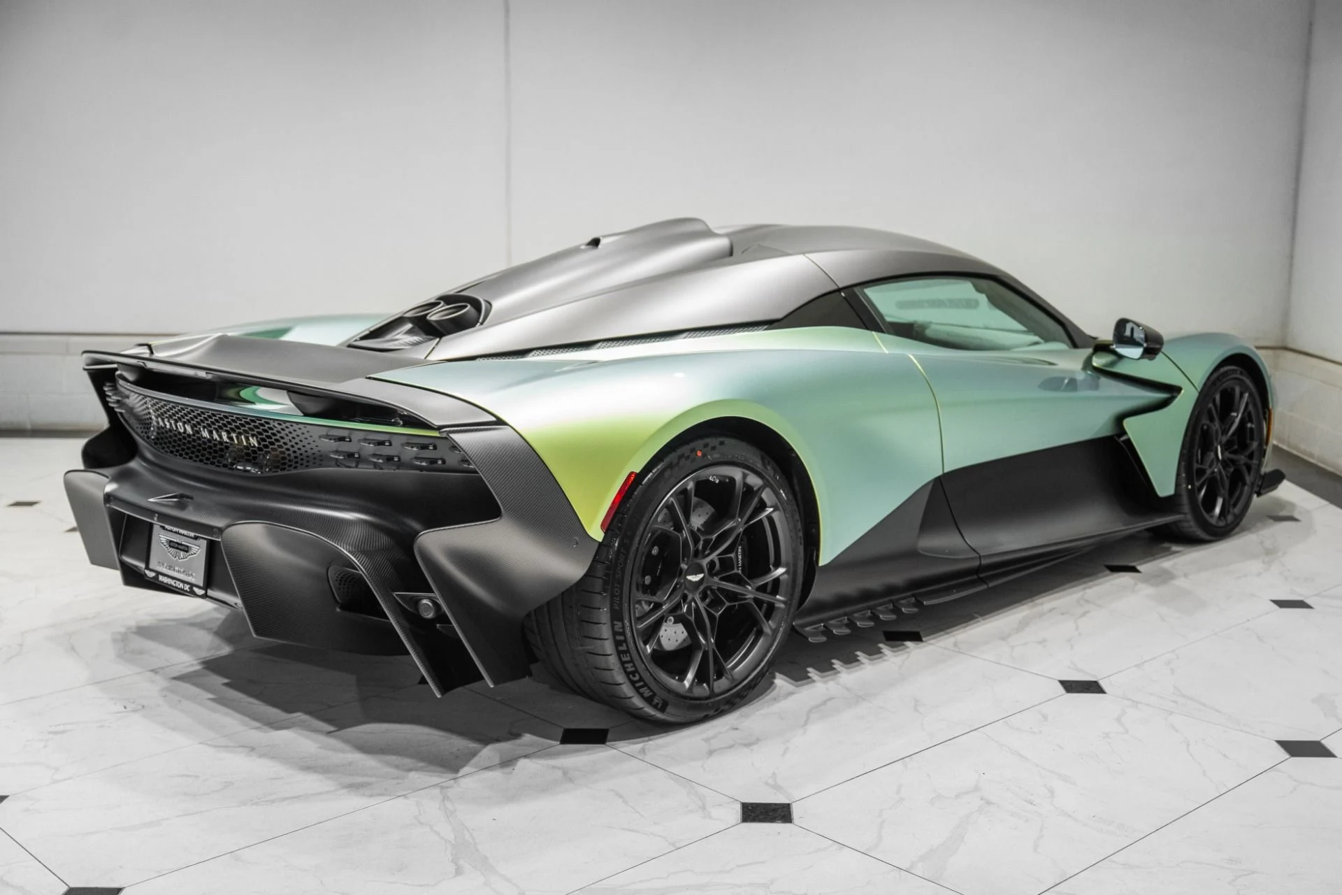 mph040_990053118_New_2026_Aston_Martin_Valhalla_1790437423_ca1e90e6cf
