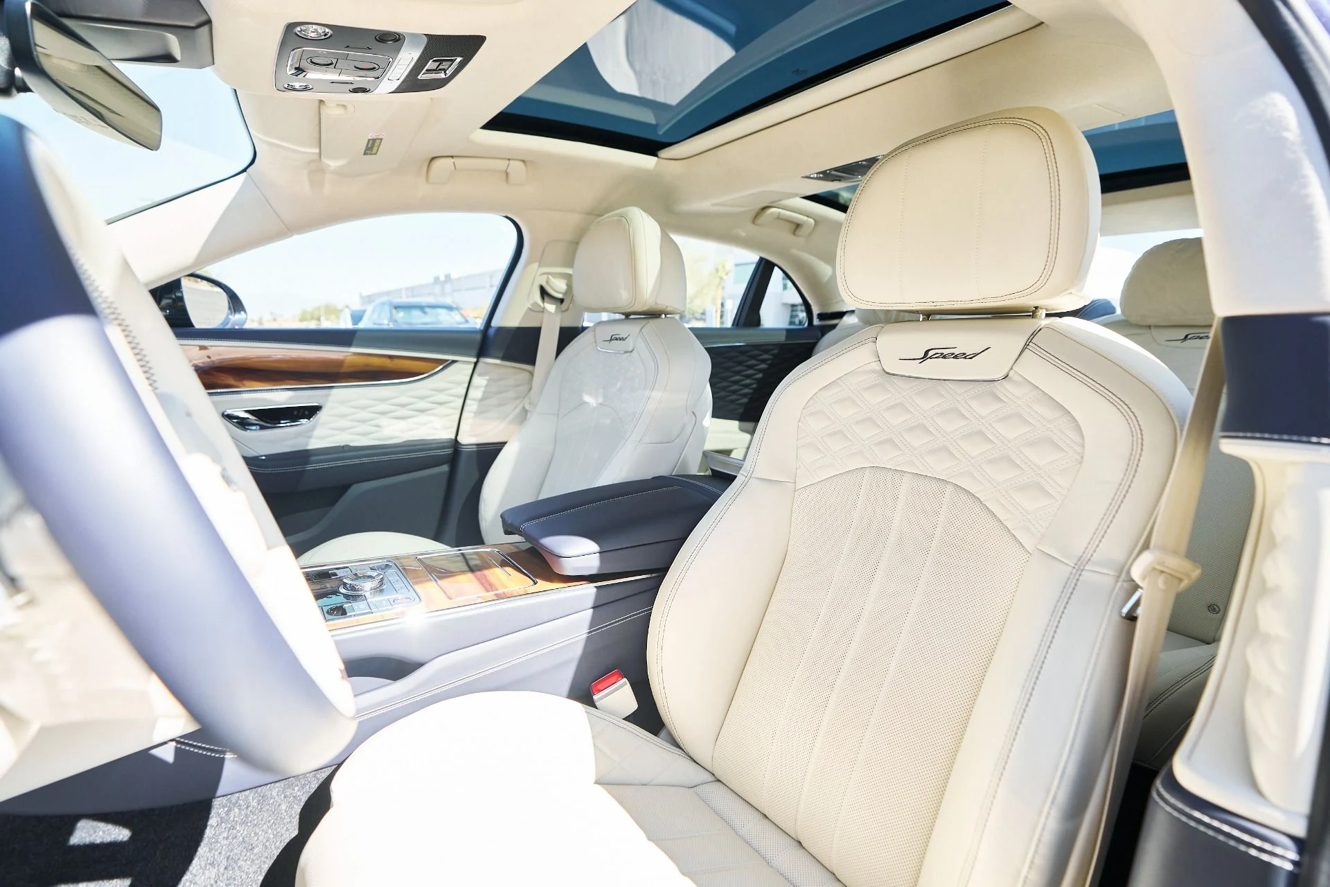 mph041_1007003881_Used_2024_Bentley_Flying_Spur_Mulliner_W12_1760650665_3b95432565