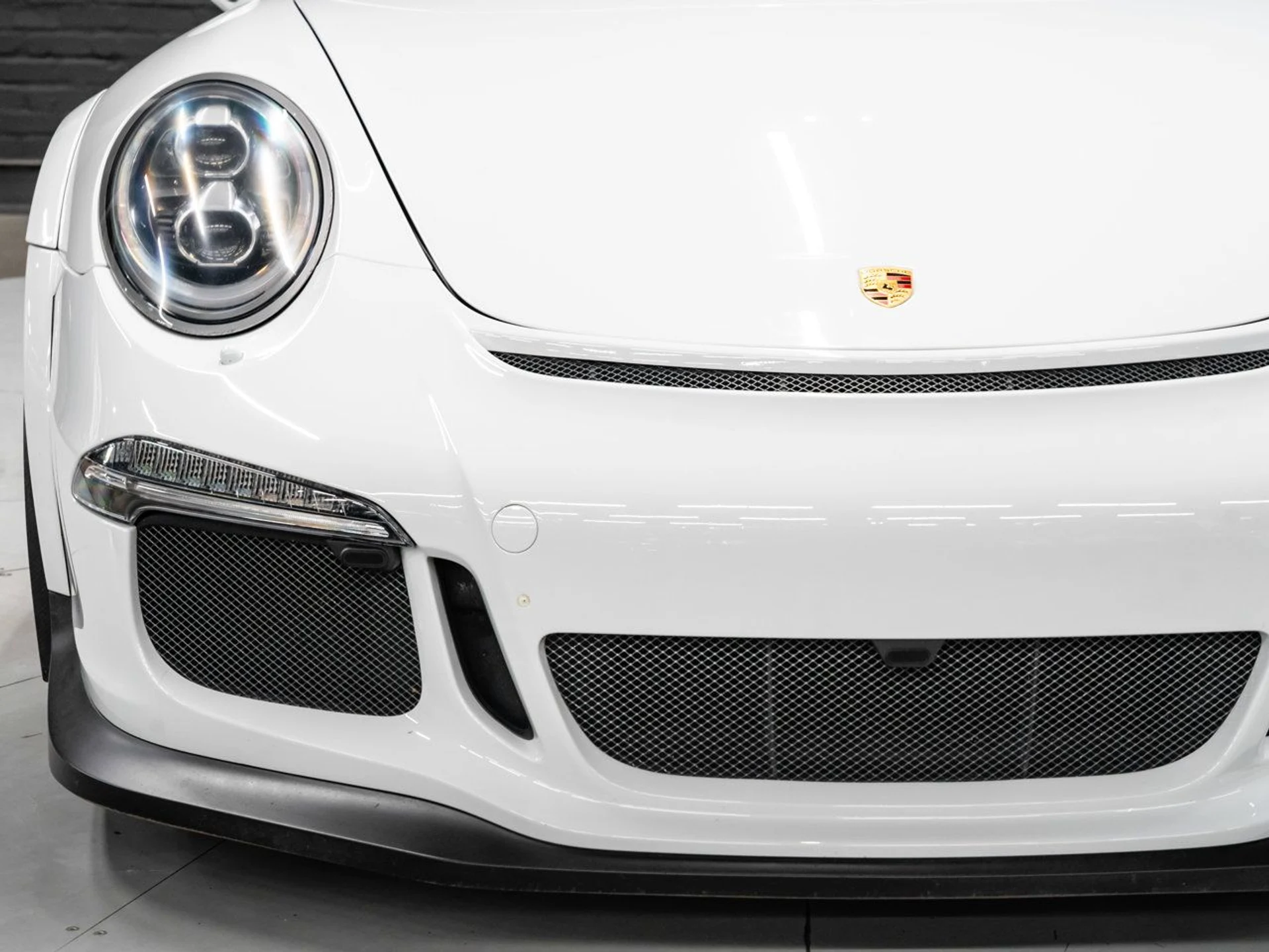 mph041_1010636020_porsche_911_2015_5e5b1ab0ab