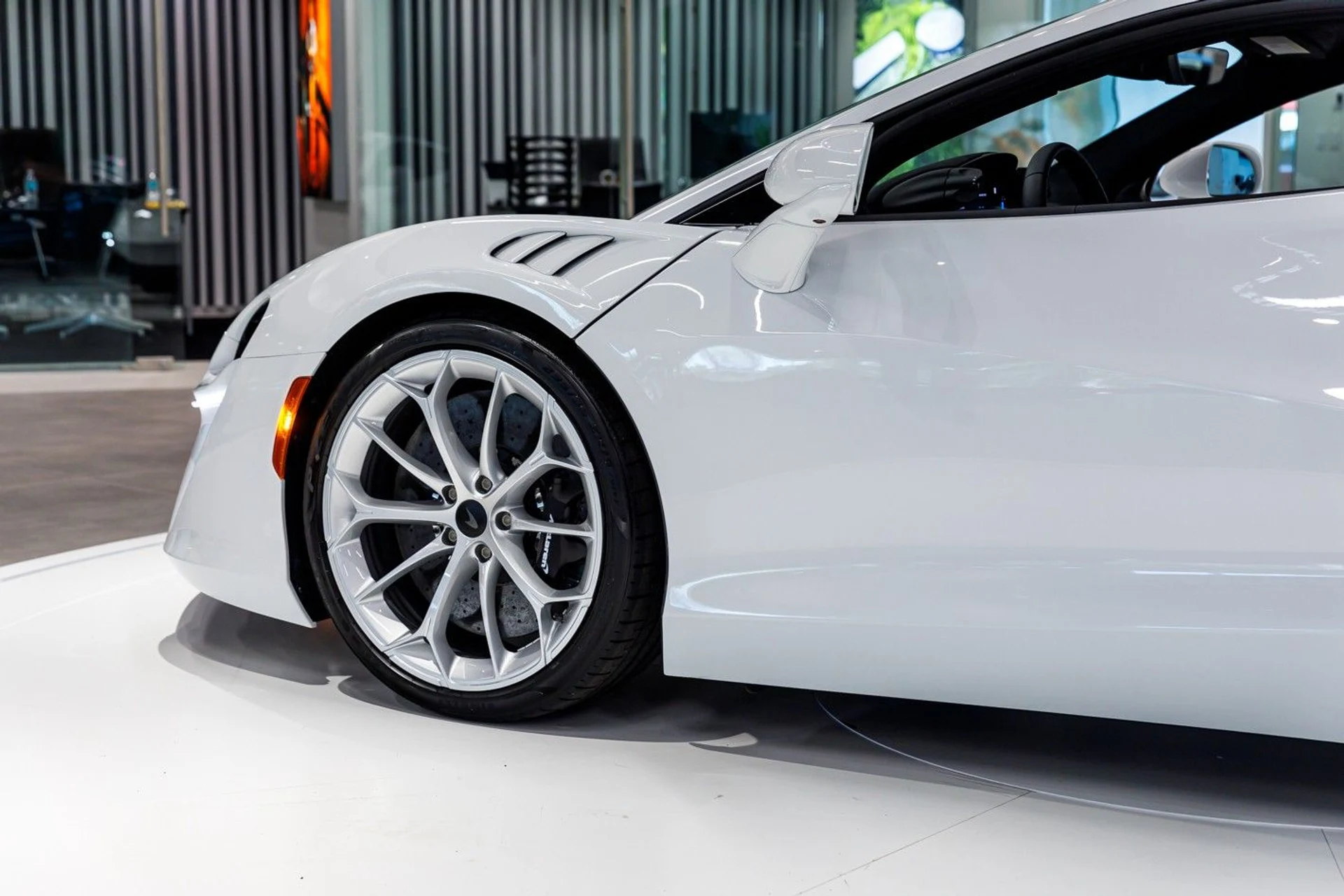 mph041_1020455400_669_p42_l_4b6f8e2d62