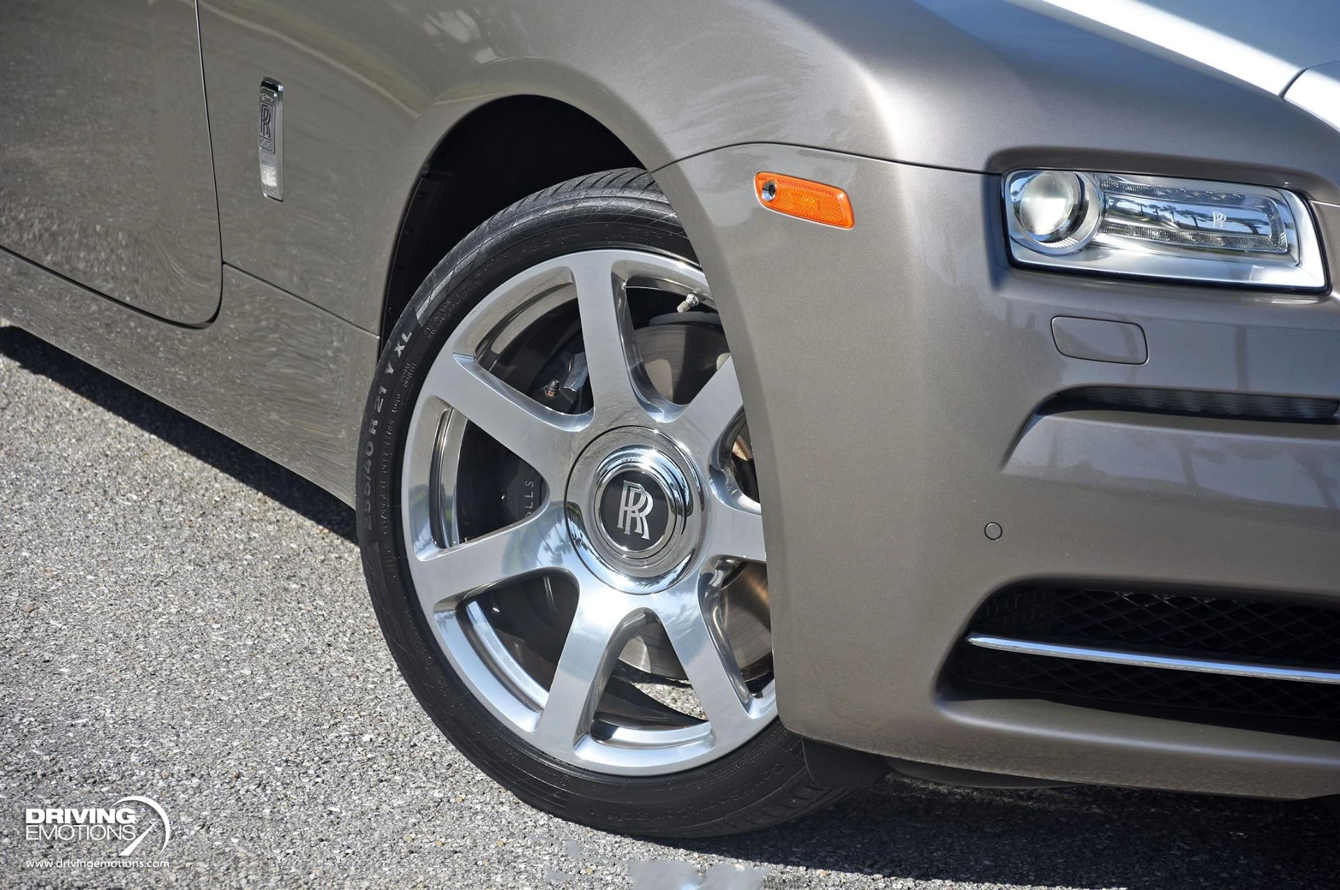 mph041_1023503654_883_p42_l_5cc1635eaf