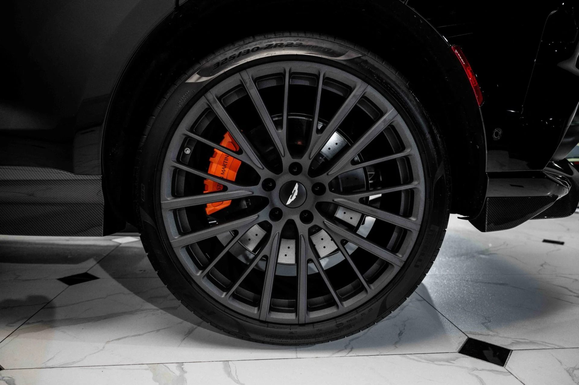 mph041_1025033871_Used_2023_Aston_Martin_DBX_707_1729954912_4de79f4b0d