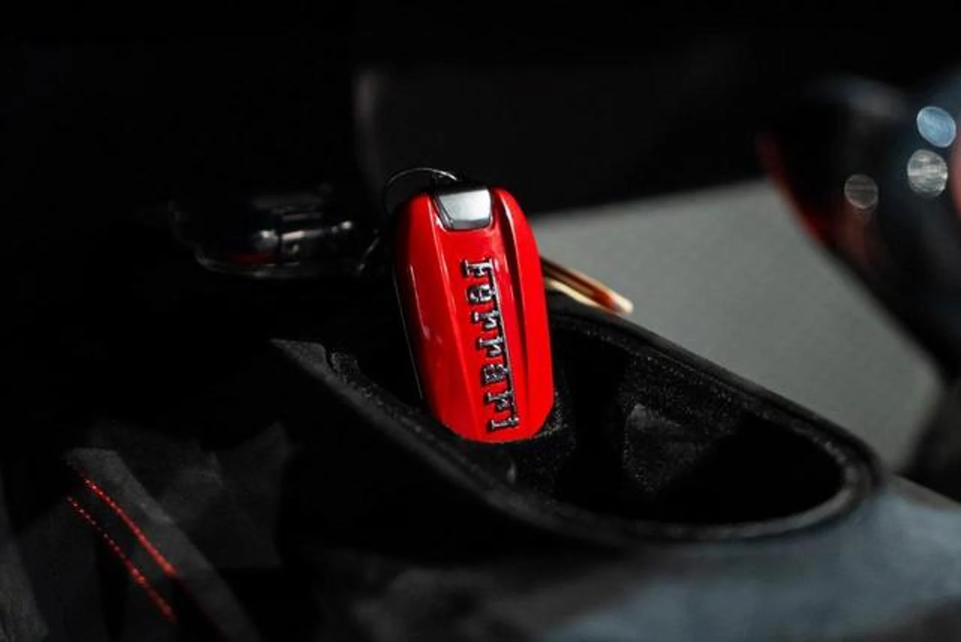 mph041_1027915630_m_K0_AMOF_06_IU_1_Mgcqd_XM_5zs_X_ay_Q_65be2c37c4