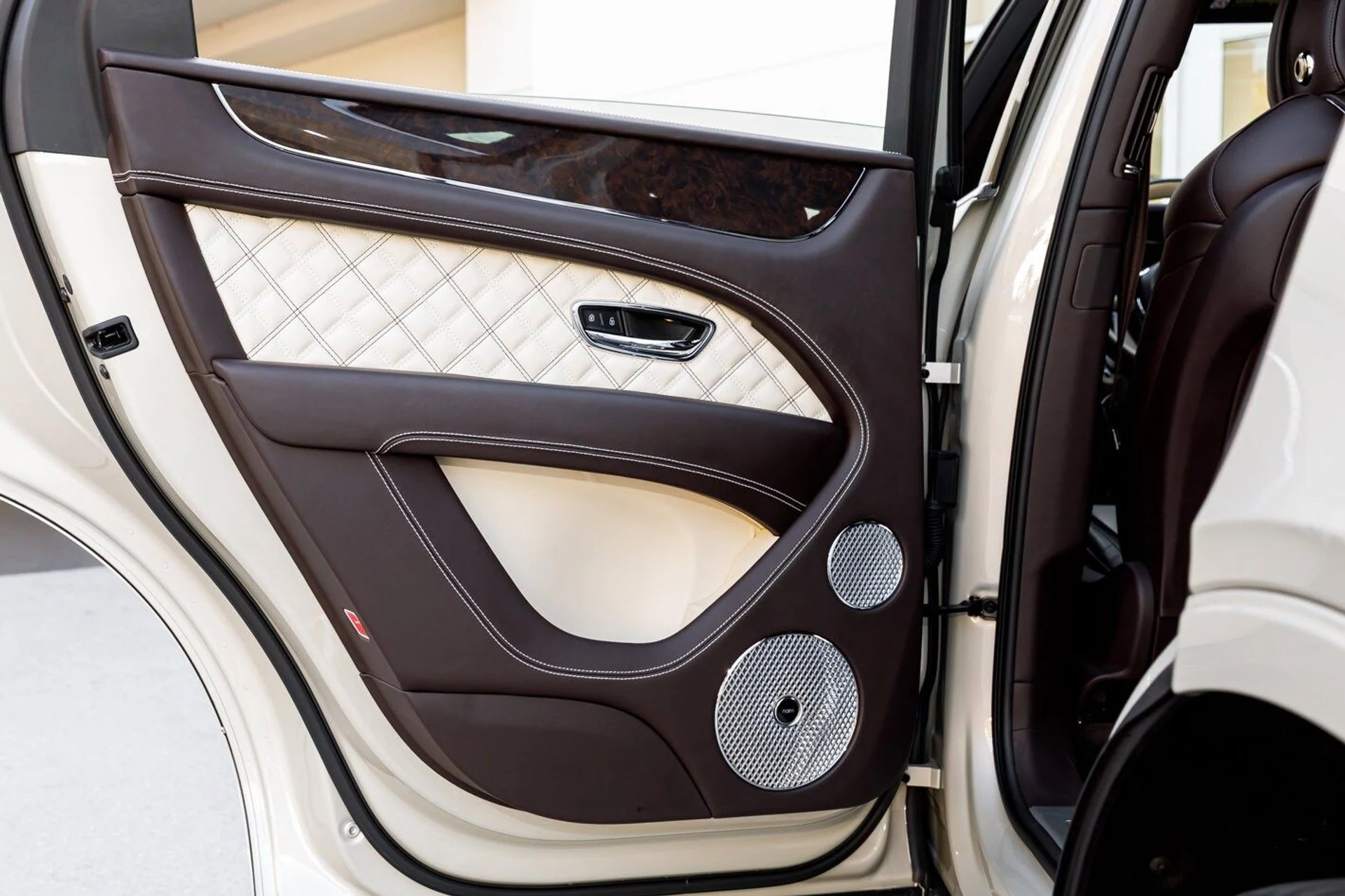 mph041_1057867117_3074c25fba699c5bfa0bd1c9ed701e82x_4f5d0efa88