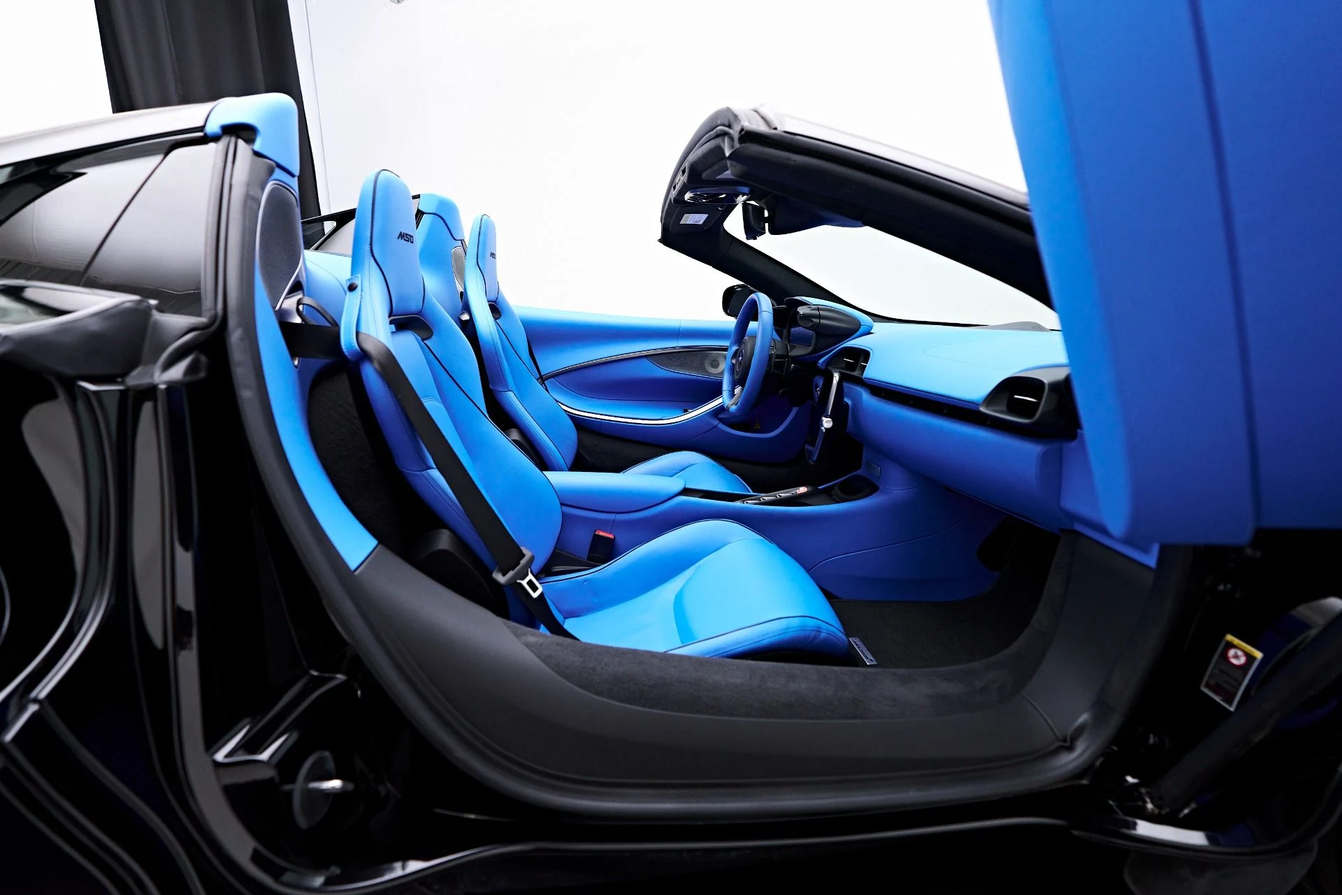 mph041_1058623179_Used_2025_Mc_Laren_Artura_Tech_Lux_1755283119_a751c86955