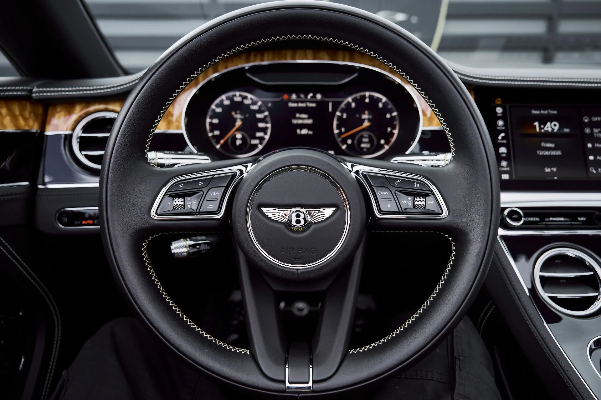 mph041_1064424289_Used_2022_Bentley_Continental_GT_V8_1766800398_2d17095d63