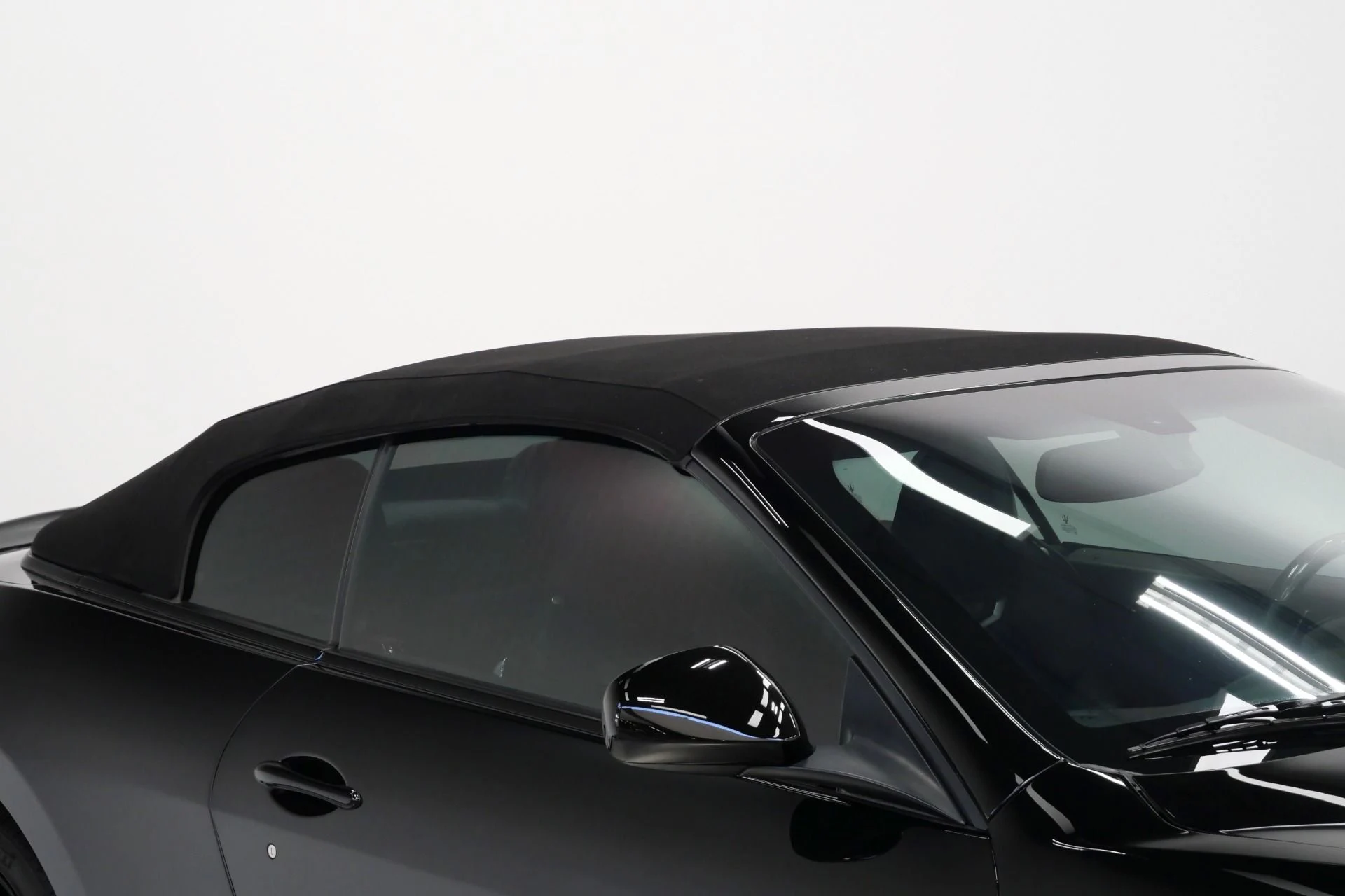 mph041_1069314290_Used_2013_Maserati_Gran_Turismo_Convertible_MC_Carbon_Fiber_Interior_Trim_Great_Sound_1773764089_9a638929b4