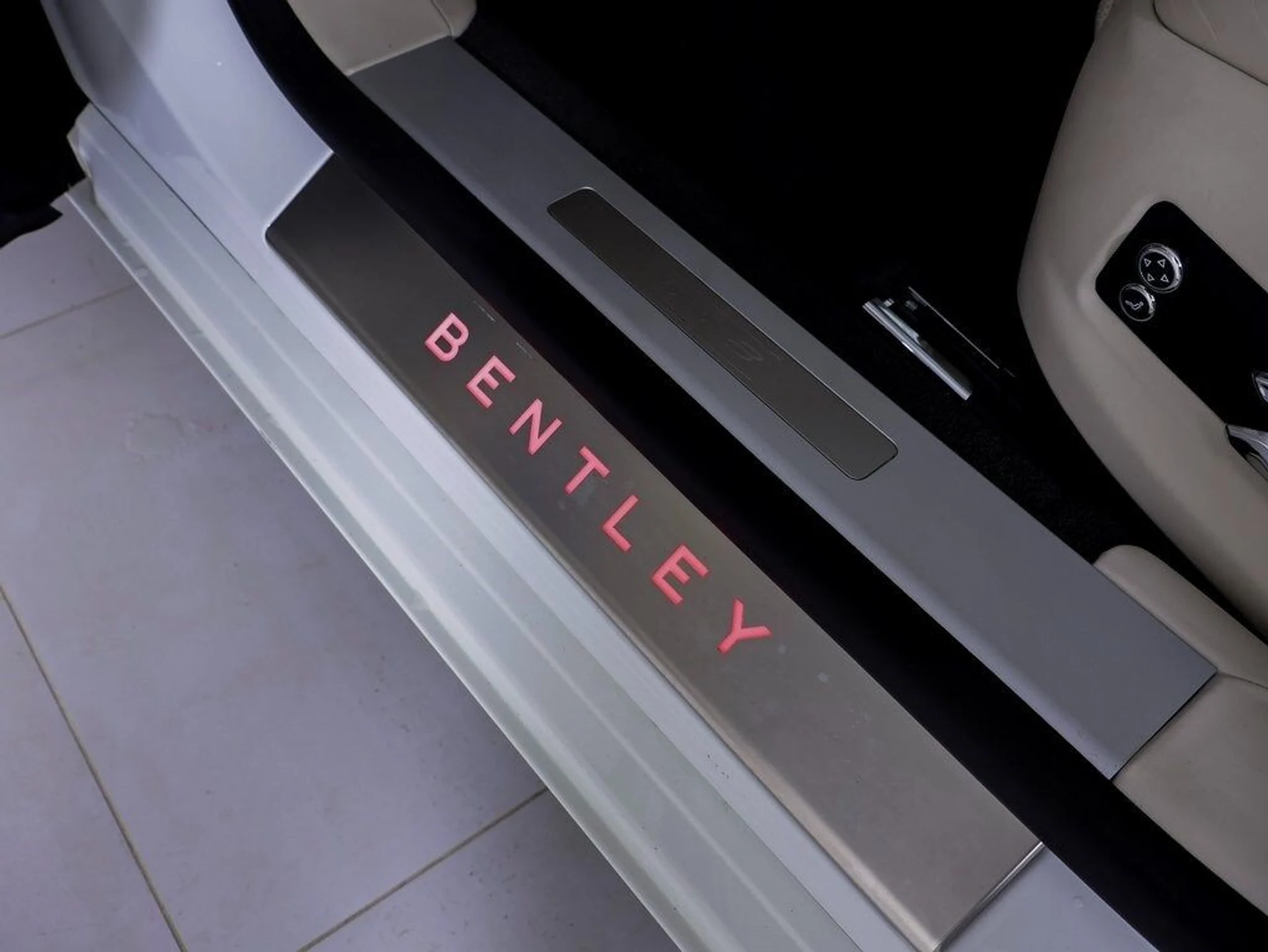 mph041_1074961861_43243ad51a41dcd0e1eec30cbc16b200x_a3c3d013bc