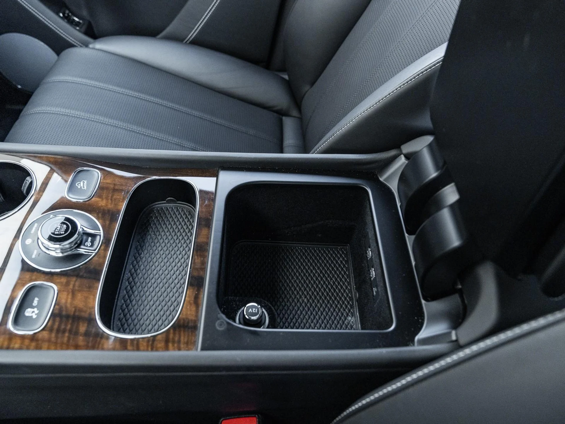 mph041_1080918254_Used_2018_Bentley_Bentayga_W12_Signature_1761171419_10ea038b4d