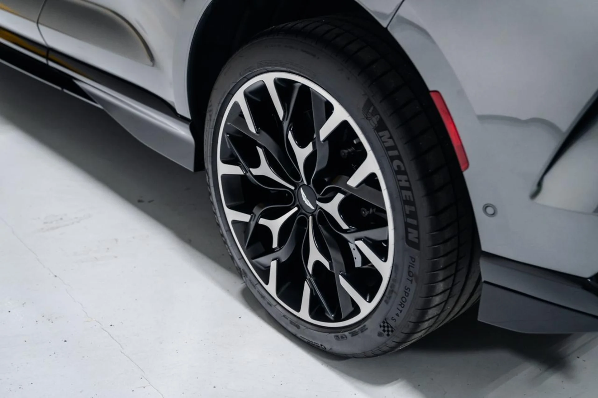 mph041_1081638336_b78d4eebc09db710b797590d6e8af95f_a0ef4fef72