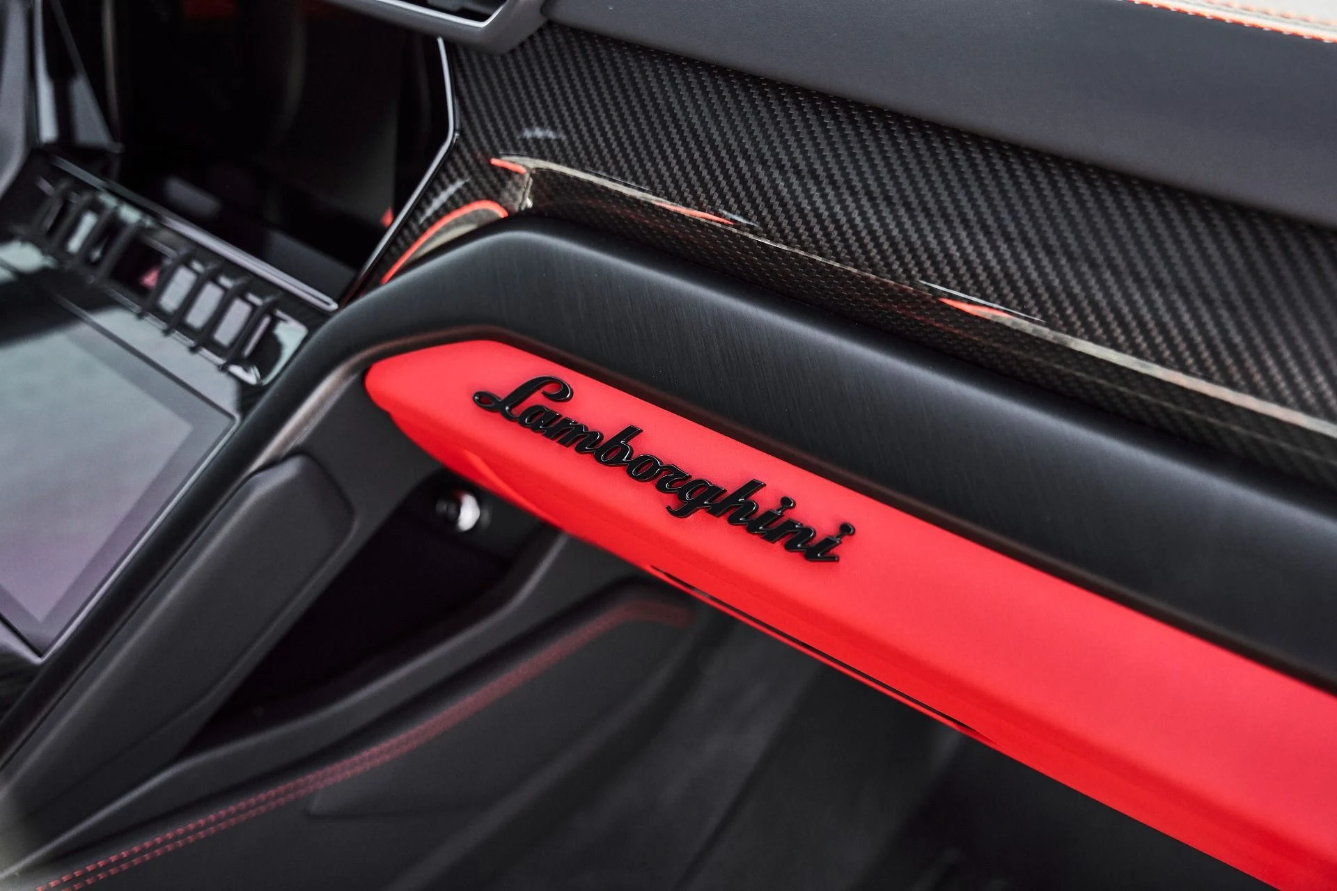 mph041_1101039051_Used_2024_Lamborghini_Urus_S_1779209063_b3a3d850cd