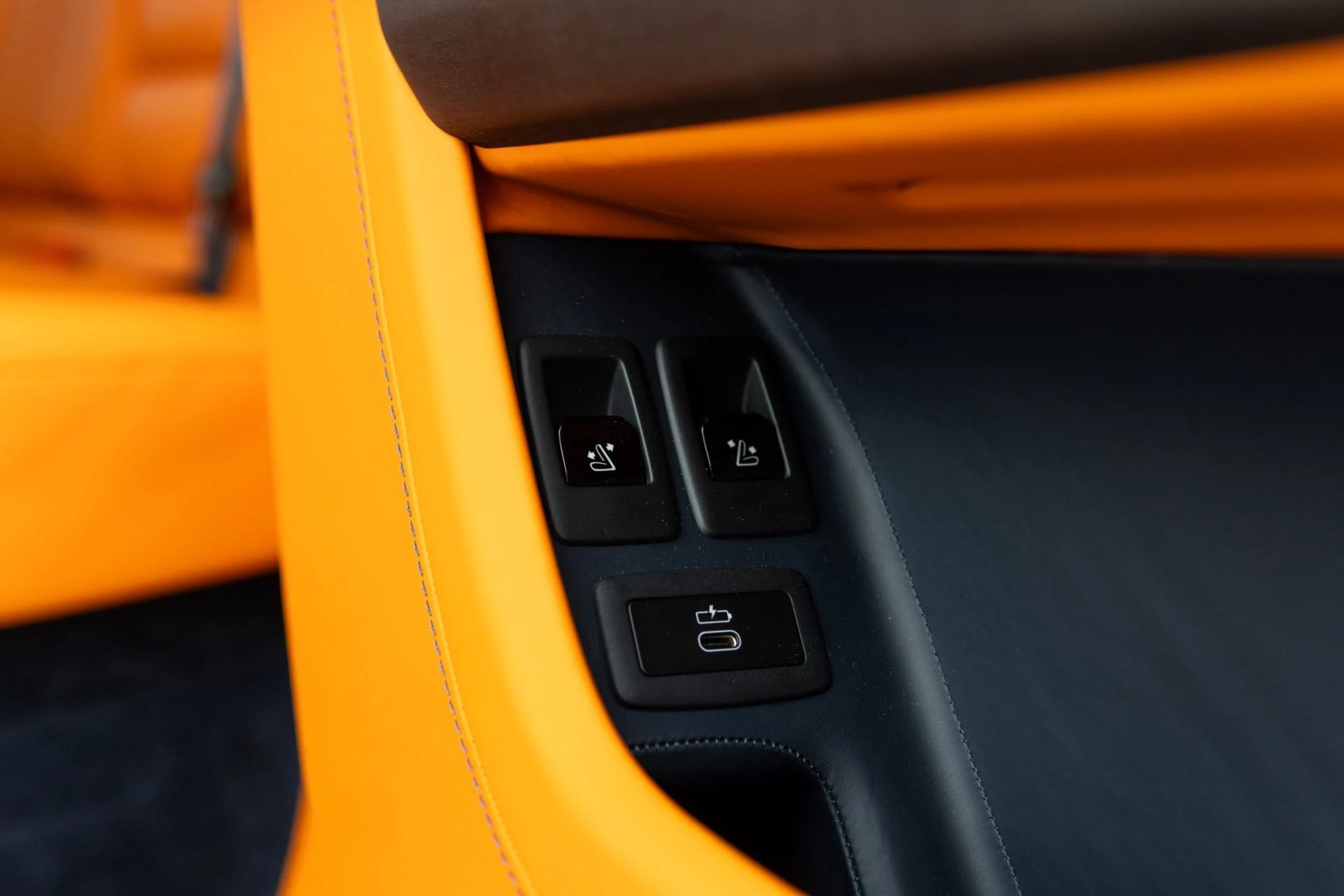 mph041_1102723310_Used_2023_Rolls_Royce_Cullinan_1766776442_fb6355d905