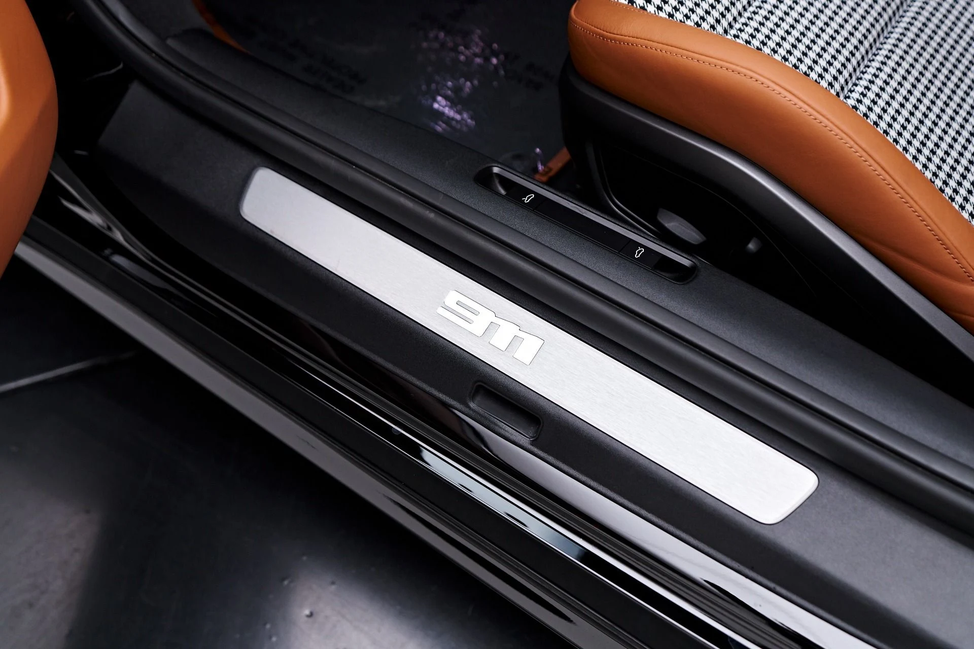 mph041_1114252882_Used_2024_Porsche_911_Carrera_S_1758752836_4a6279a5e9