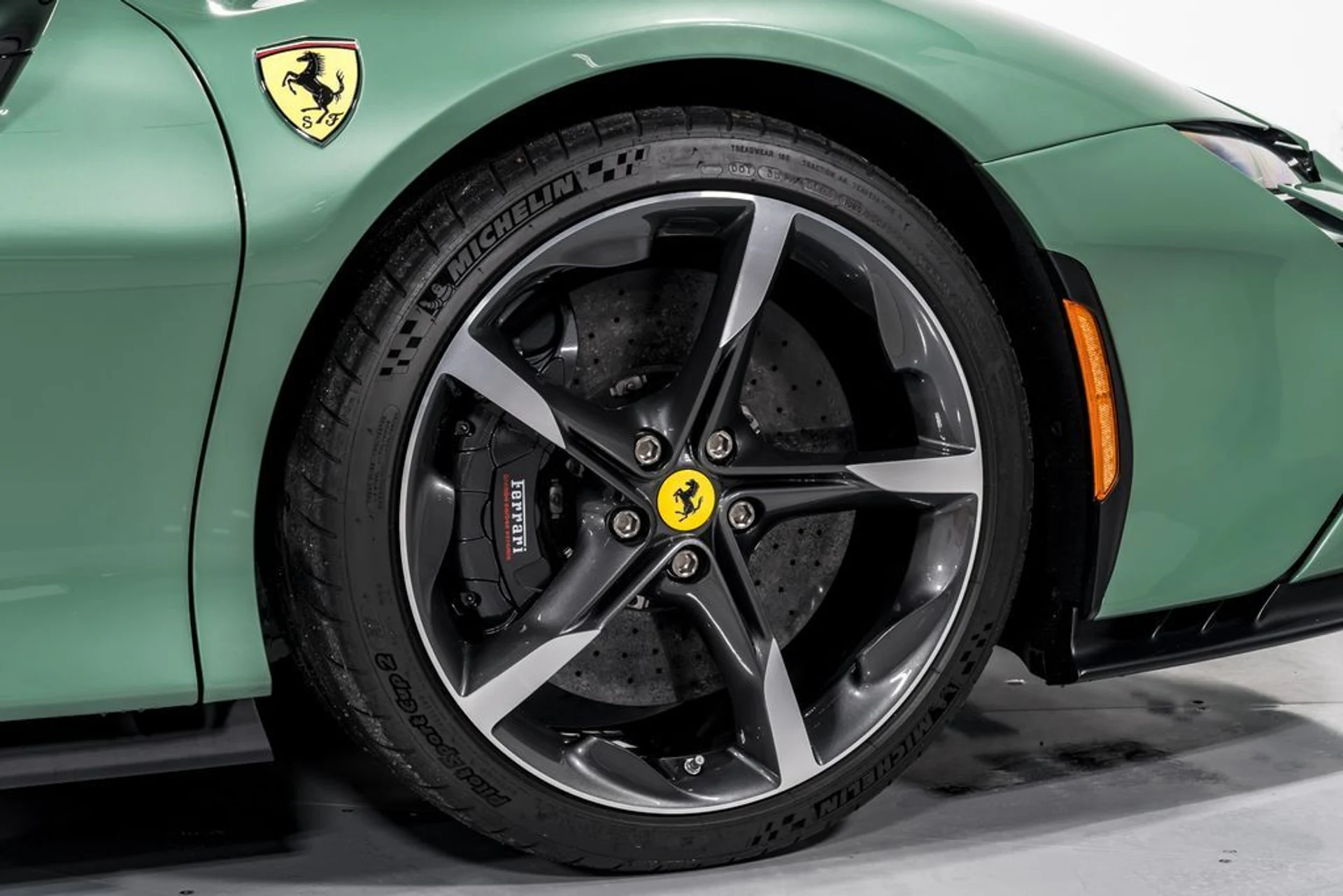 mph041_111458780_16a6d5bf9385f4f1bf4952024e3d046ax_6af60dd01b