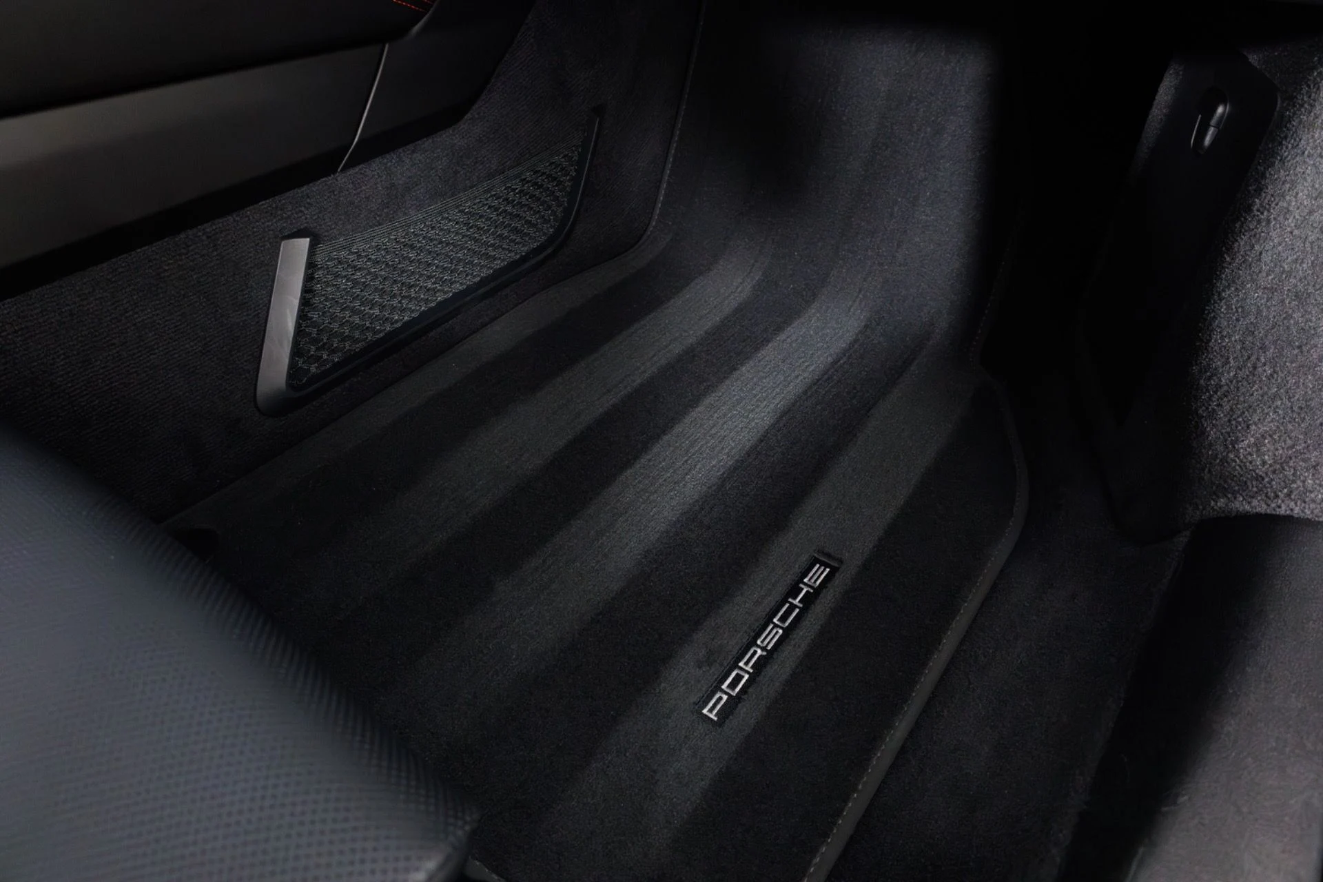 mph041_1135850035_Used_2024_Porsche_911_Carrera_4_S_1773868765_2b1065139e