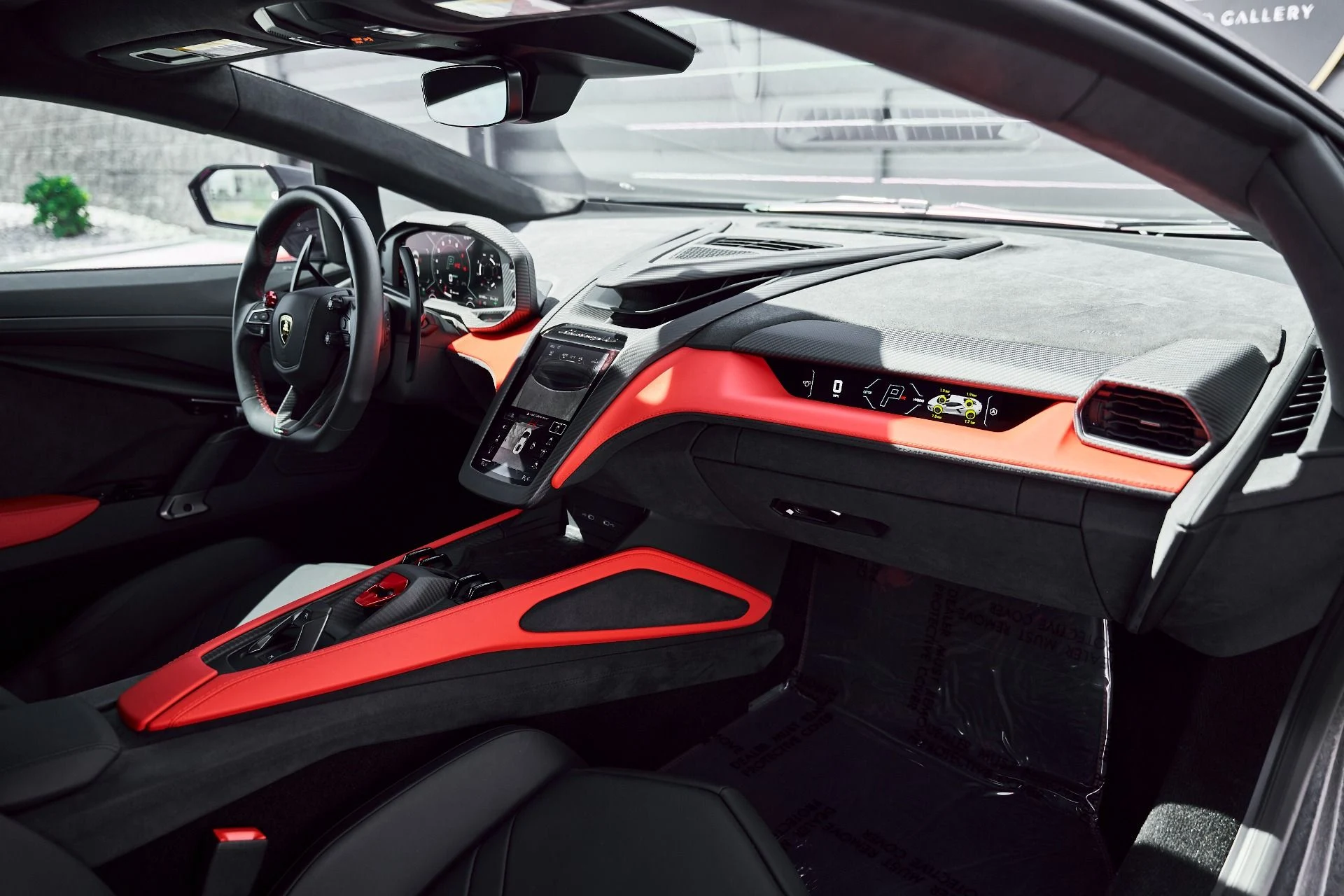 mph041_1161626998_Used_2025_Lamborghini_Revuelto_Base_1774300543_ab22a2482e