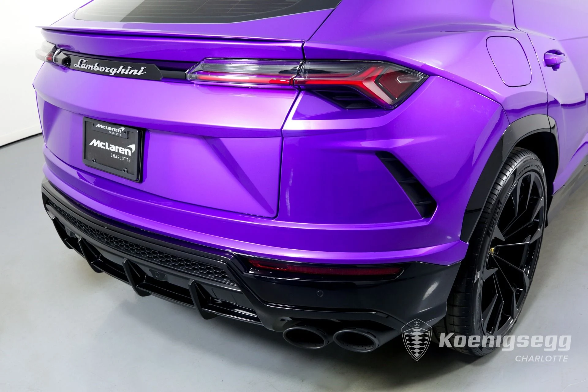 mph041_116247428_Used_2022_Lamborghini_Urus_1671738145_39dab6ab52