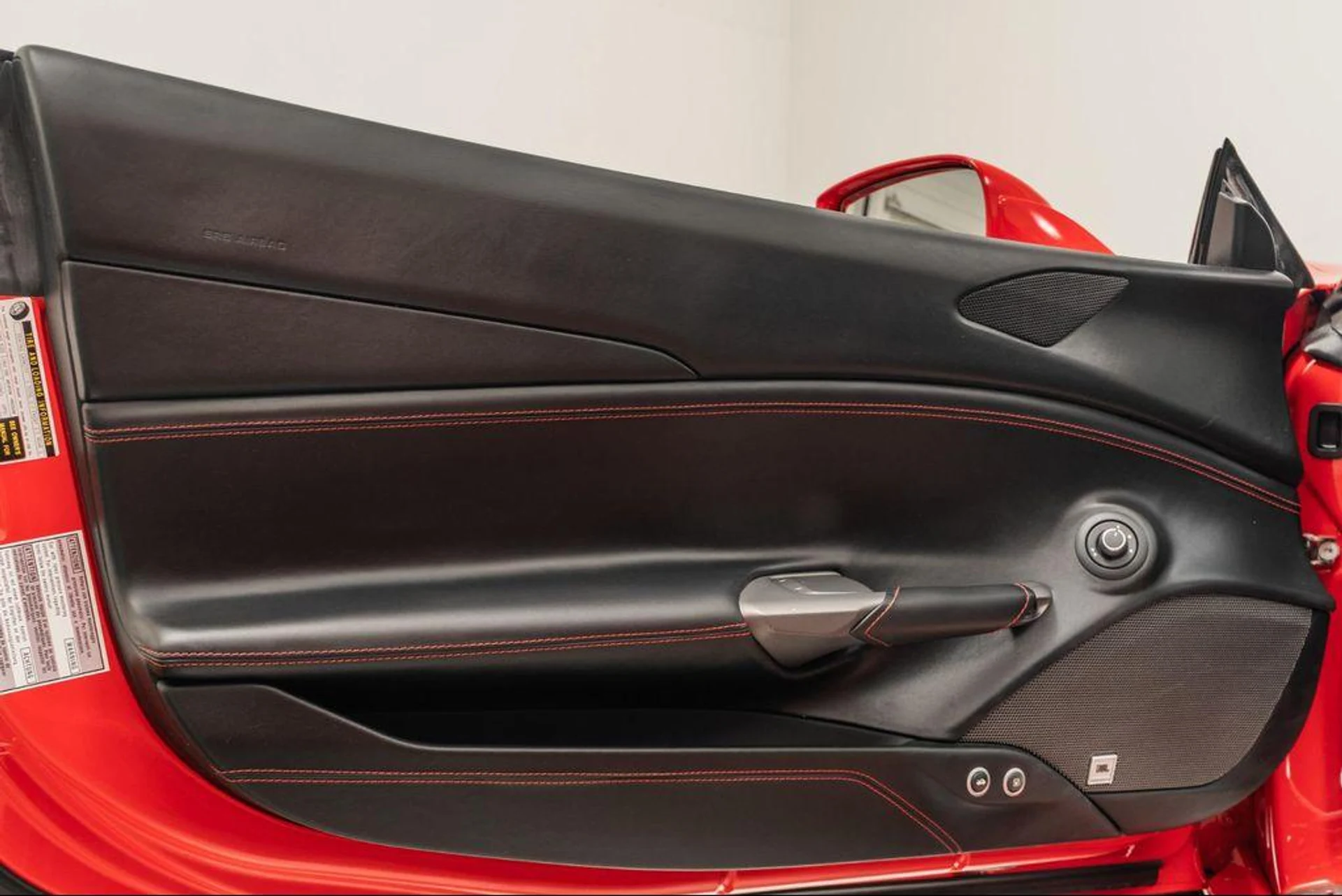 mph041_1181801014_h_lmk_Kh_Kf_Mmij0f_Dm9_Ek_Yn_U1g_Q4_8e31329e1a