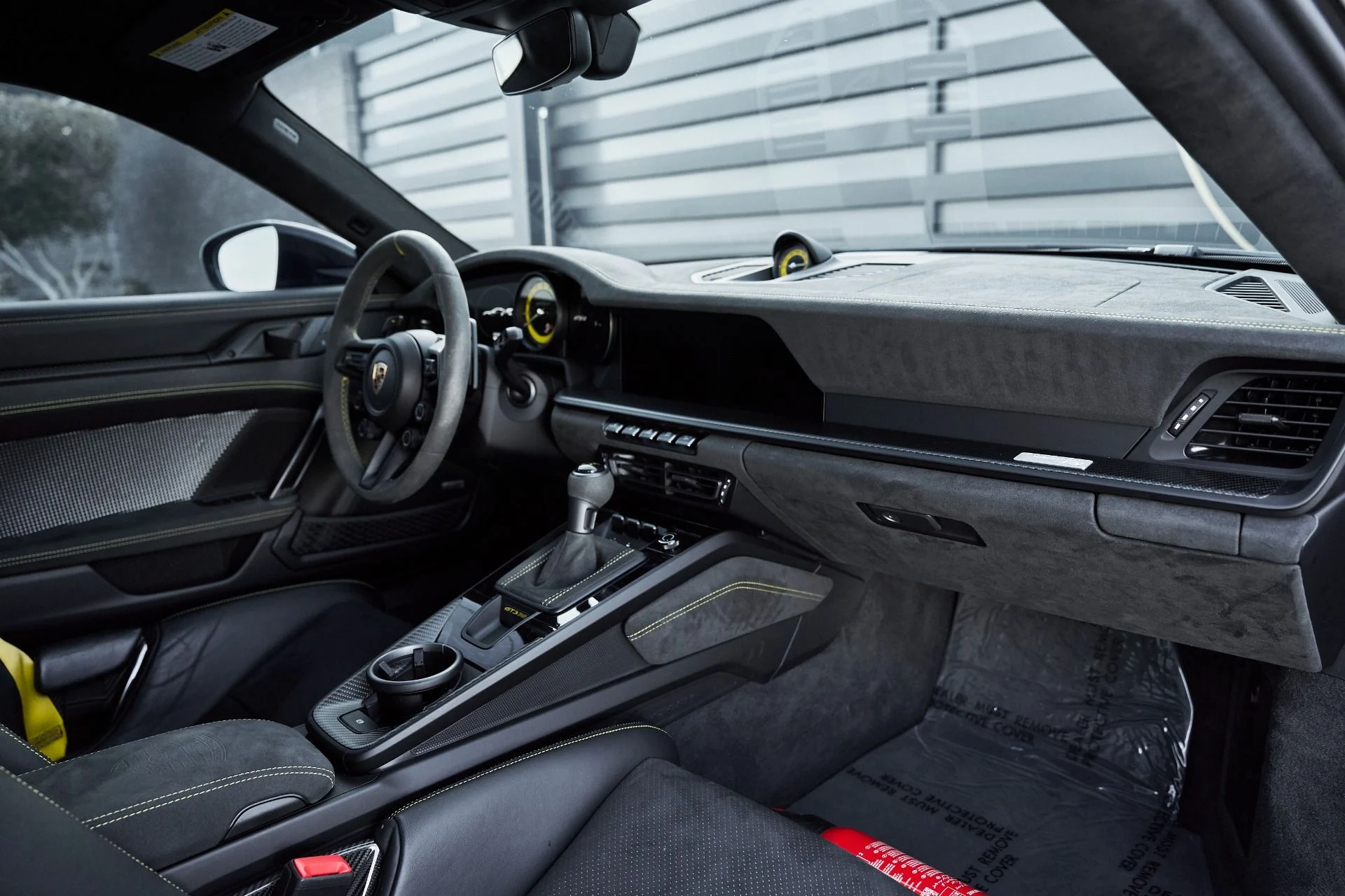 mph041_120661087_Used_2024_Porsche_911_GT_3_RS_1766112780_f93e2c7509