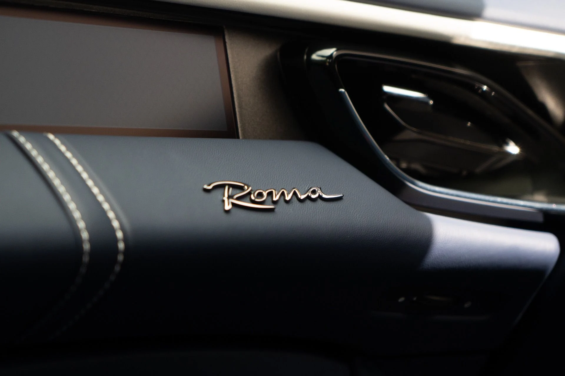 mph041_1208526694_Used_2022_Ferrari_Roma_1764790245_8e037850f4