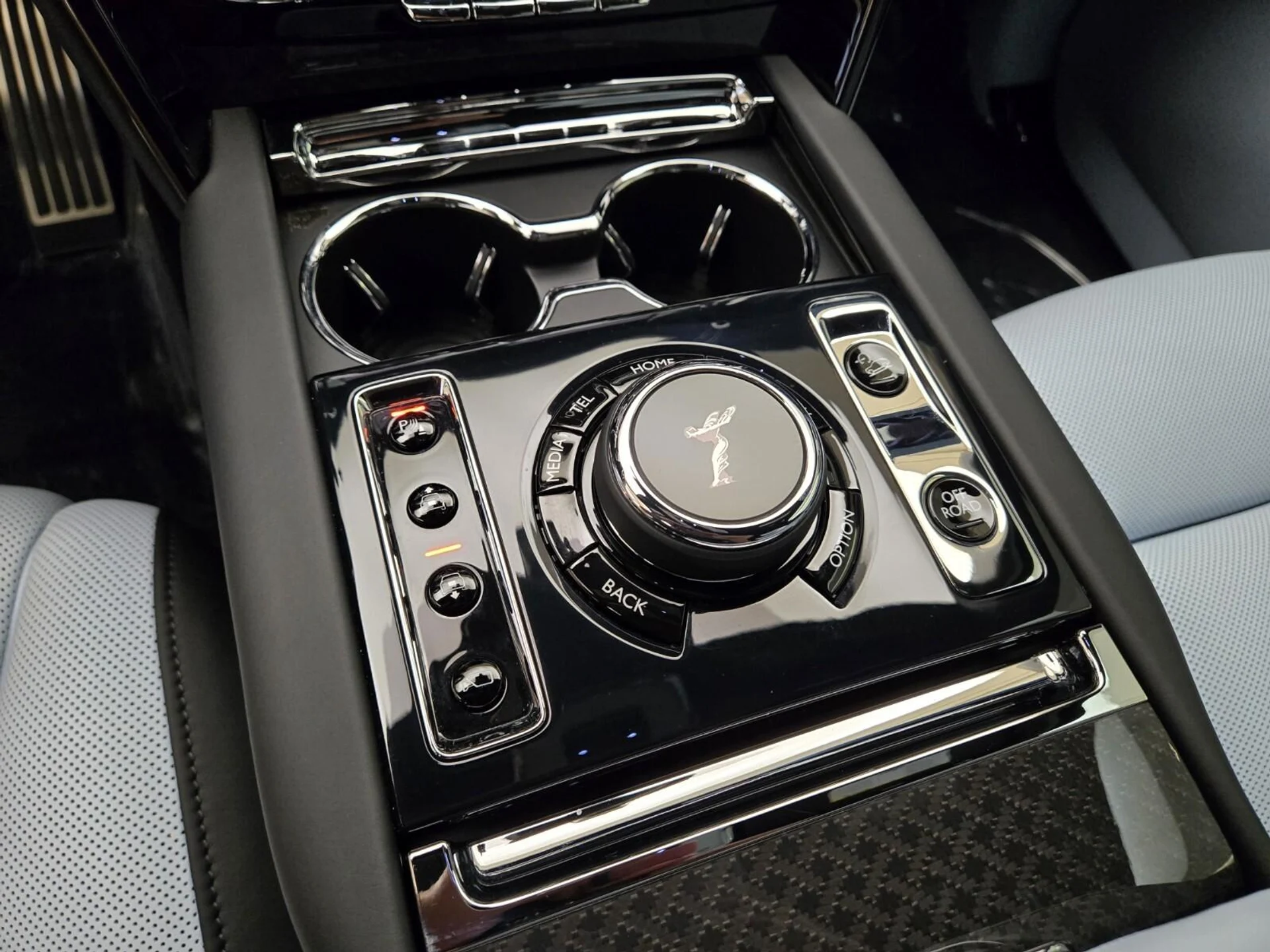 mph041_1216666091_Used_2025_Rolls_Royce_Cullinan_Black_Badge_1770446953_8f55b7442c