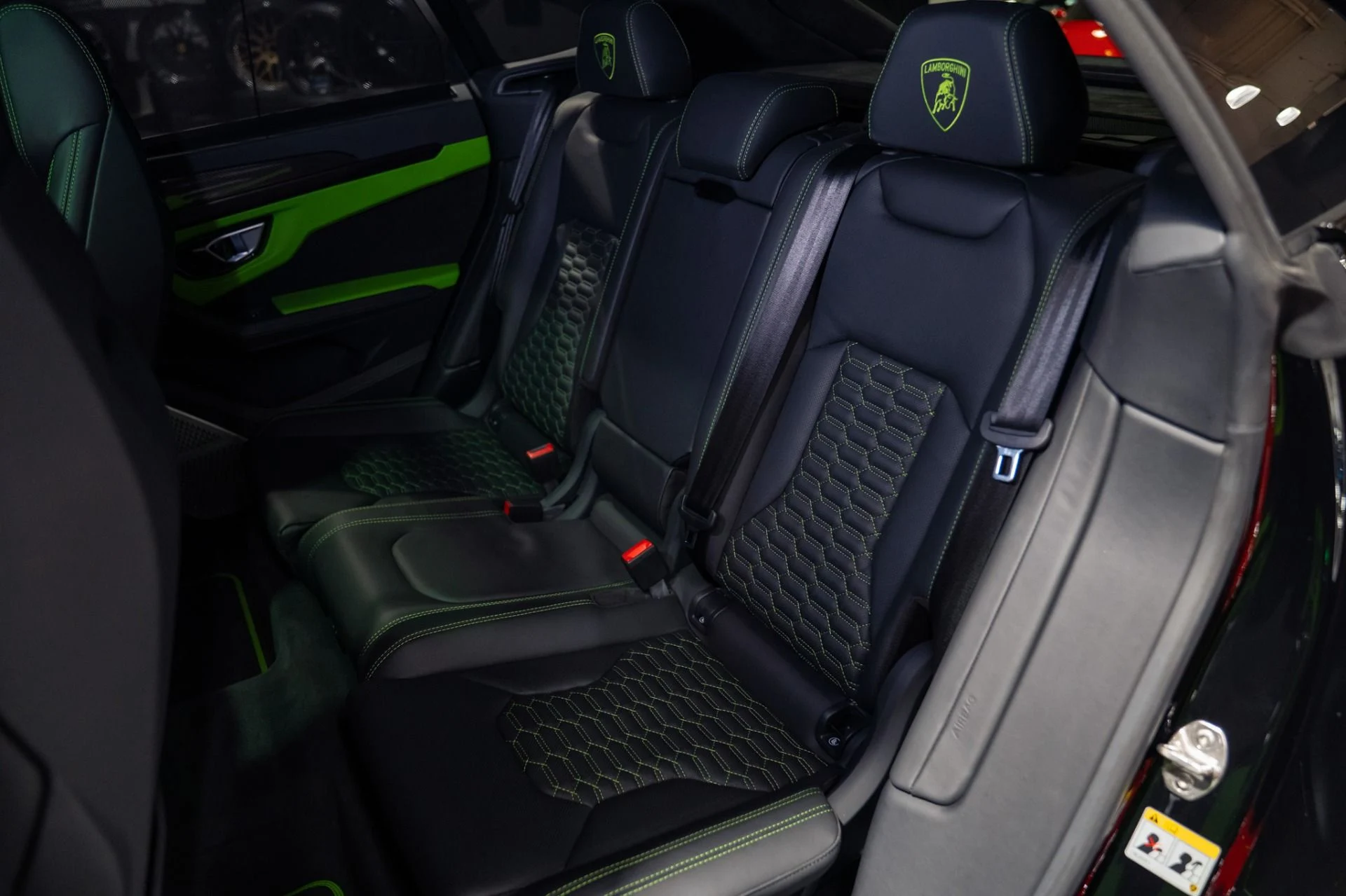 mph041_1219166315_Used_2022_Lamborghini_Urus_FULL_CARBON_EXTERIOR_MASSIVE_MSRP_1786214516_c2c668d29a