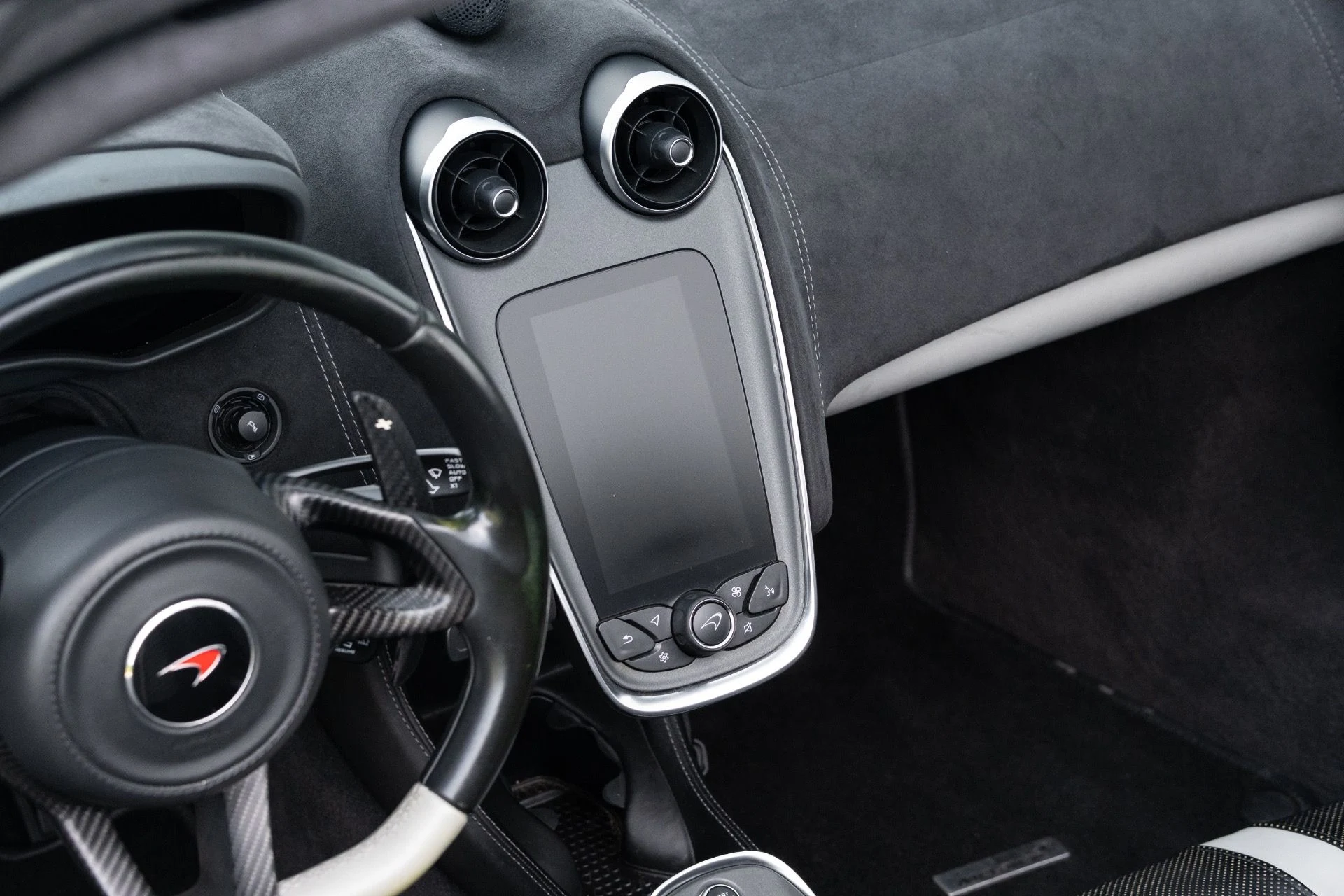 mph041_1264114457_Used_2018_Mc_Laren_570_S_Spider_1773949539_cd2b30729a