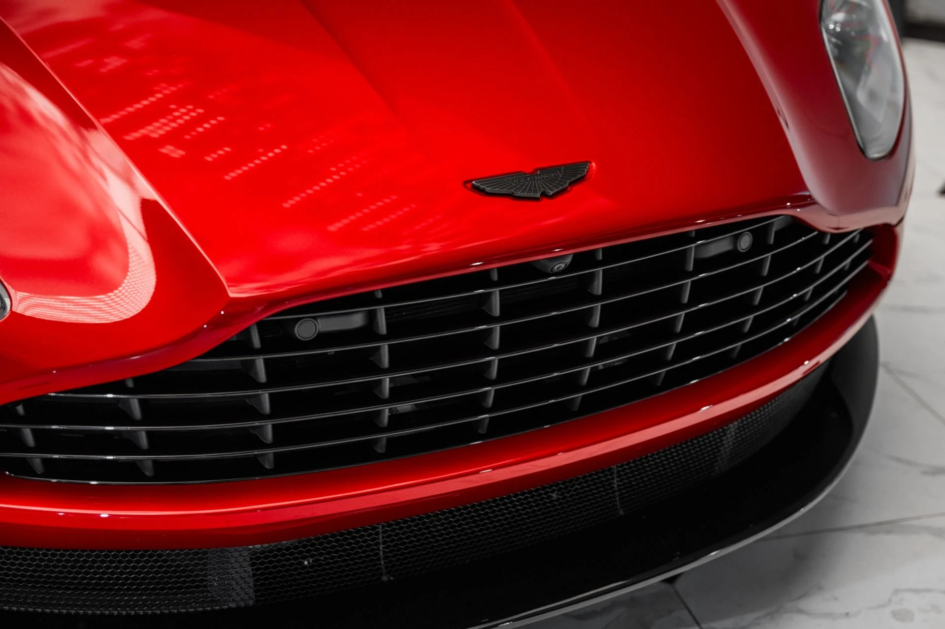 mph041_1268801126_Used_2023_Aston_Martin_DB_11_V8_Coupe_1749739937_5a5a62fa70