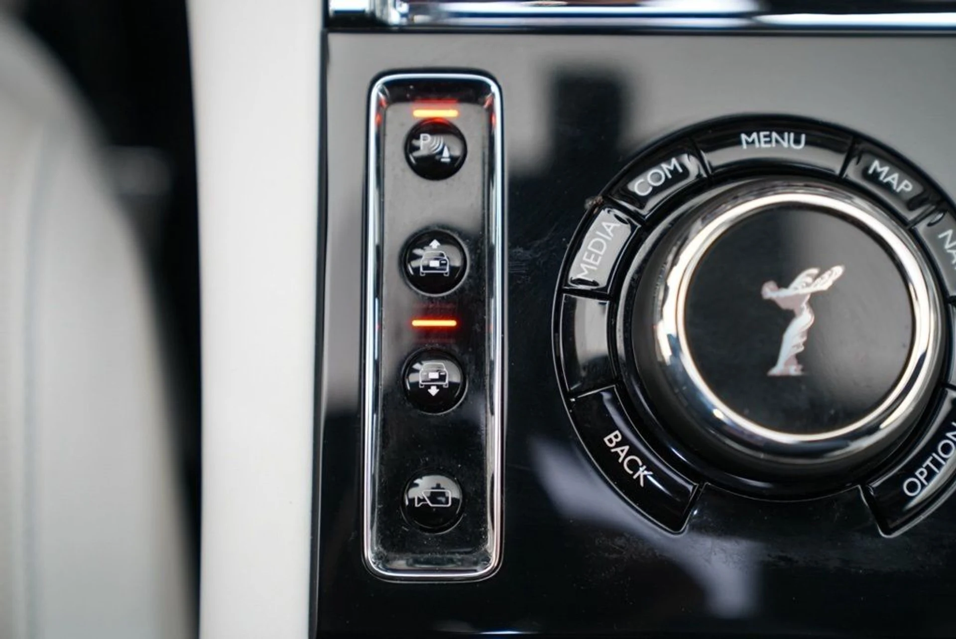 mph041_1274537605_5tpmids3xptrgvb9pkndjfeqp3c5_6b5ae90bda