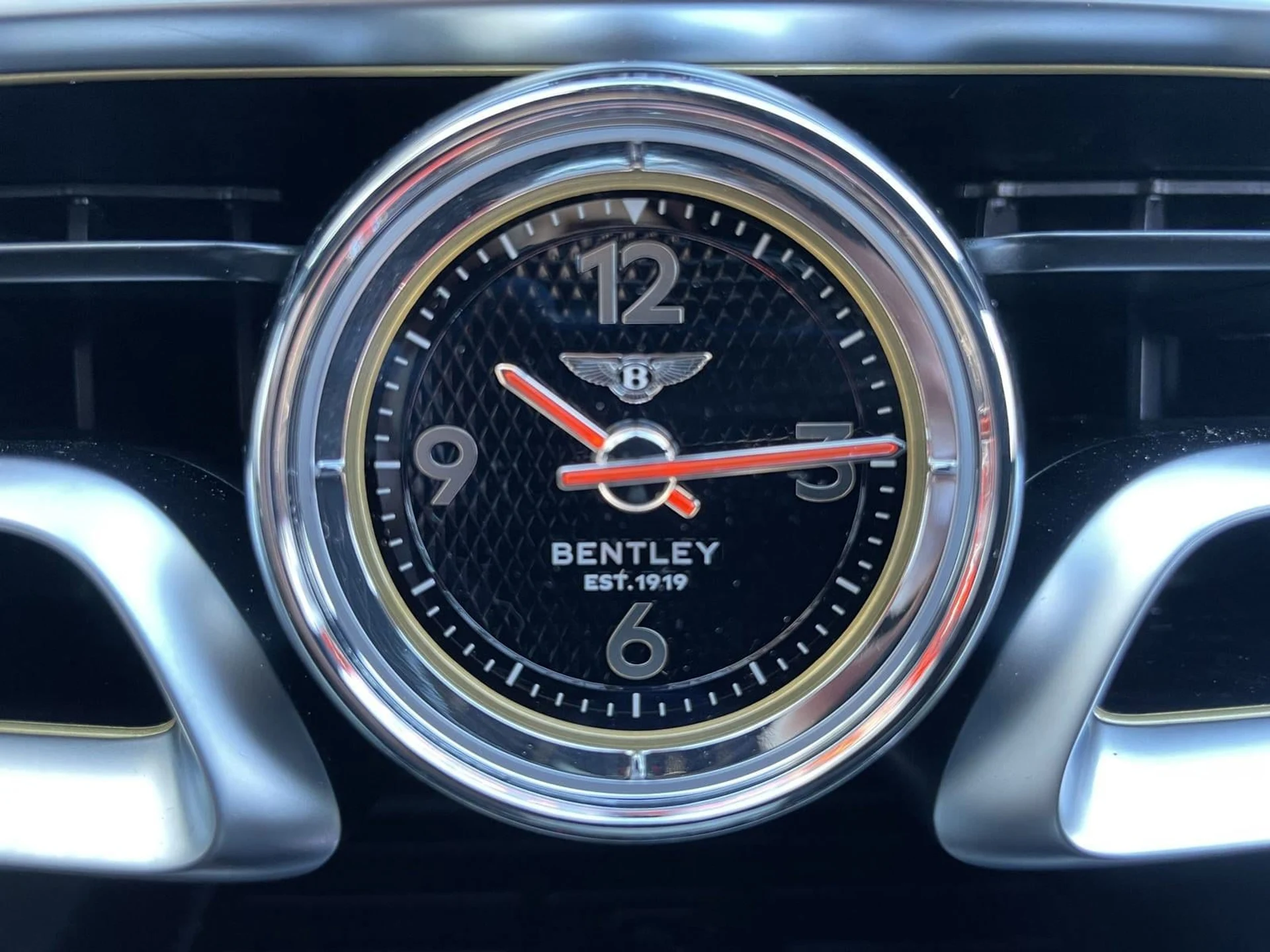 mph041_1289954294_d26d2ba2524cea0a276416124f4ee805x_99eebc47f9