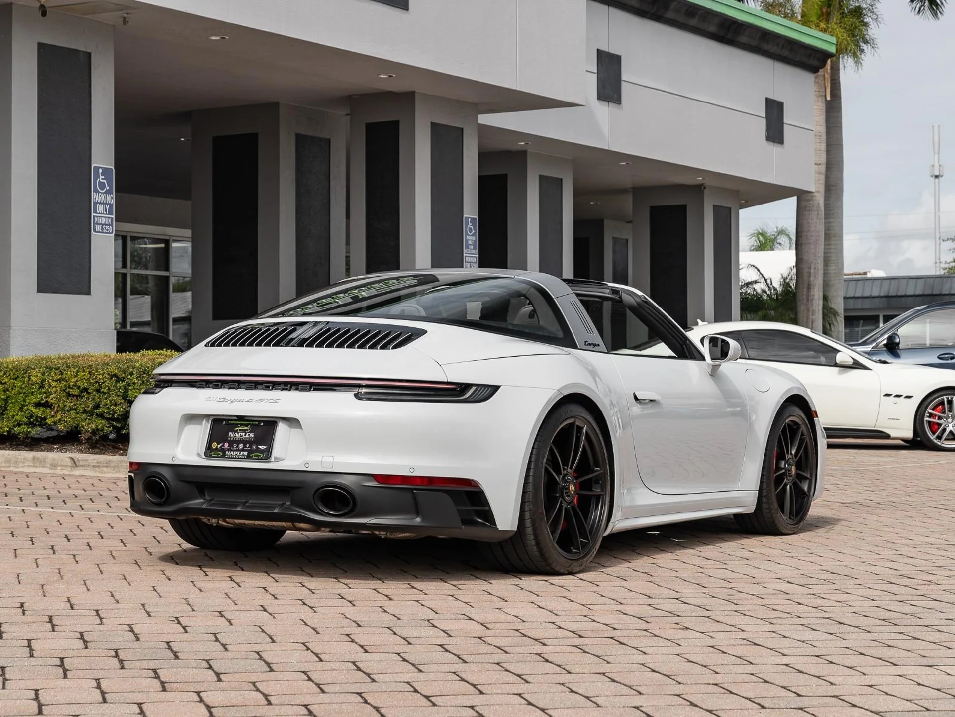 mph041_1293209468_Used_2023_Porsche_911_4_GTS_1764191358_4862097352