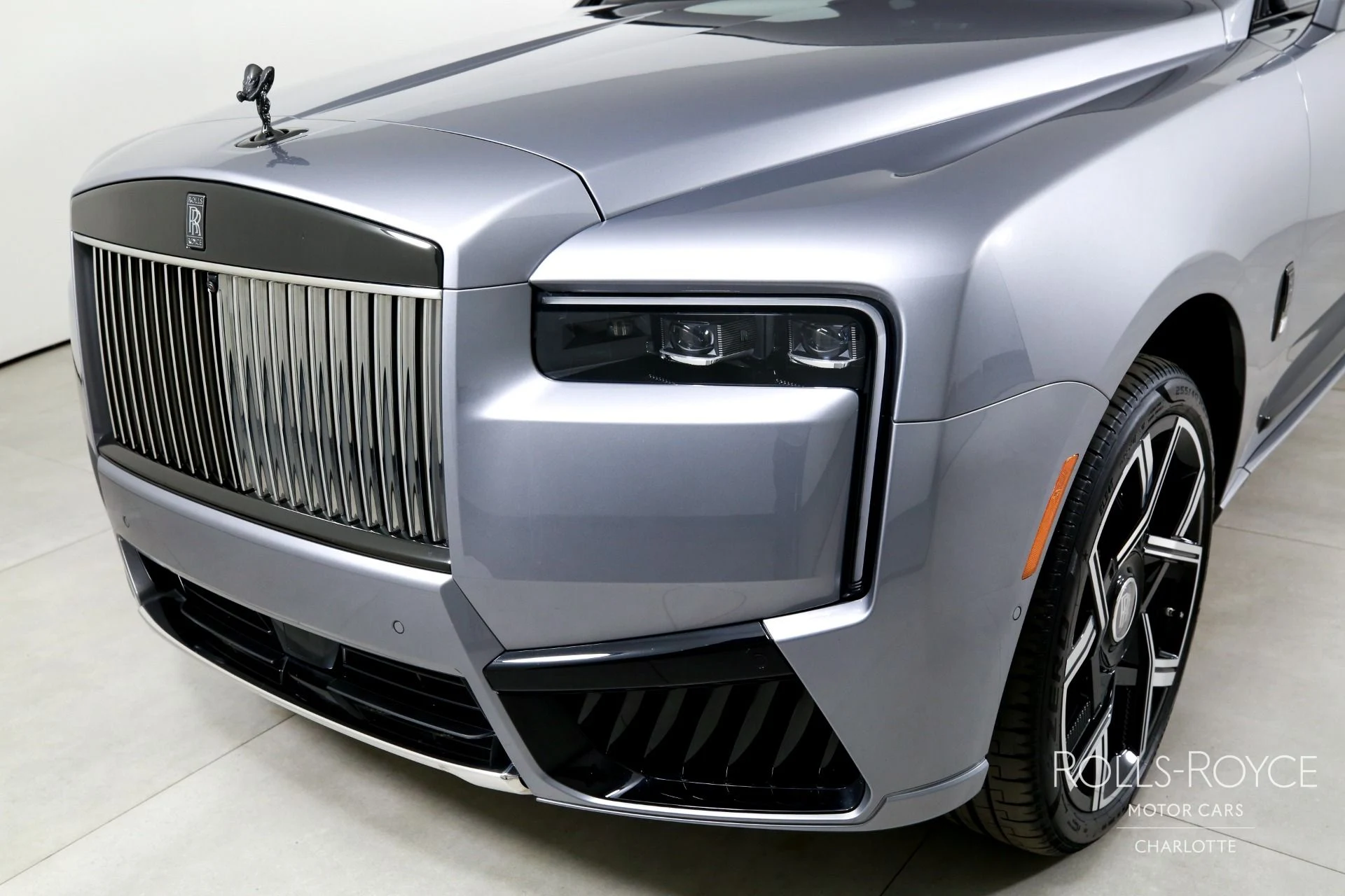 mph041_1294549950_Used_2026_Rolls_Royce_Black_Badge_Cullinan_1771362951_bb98785535