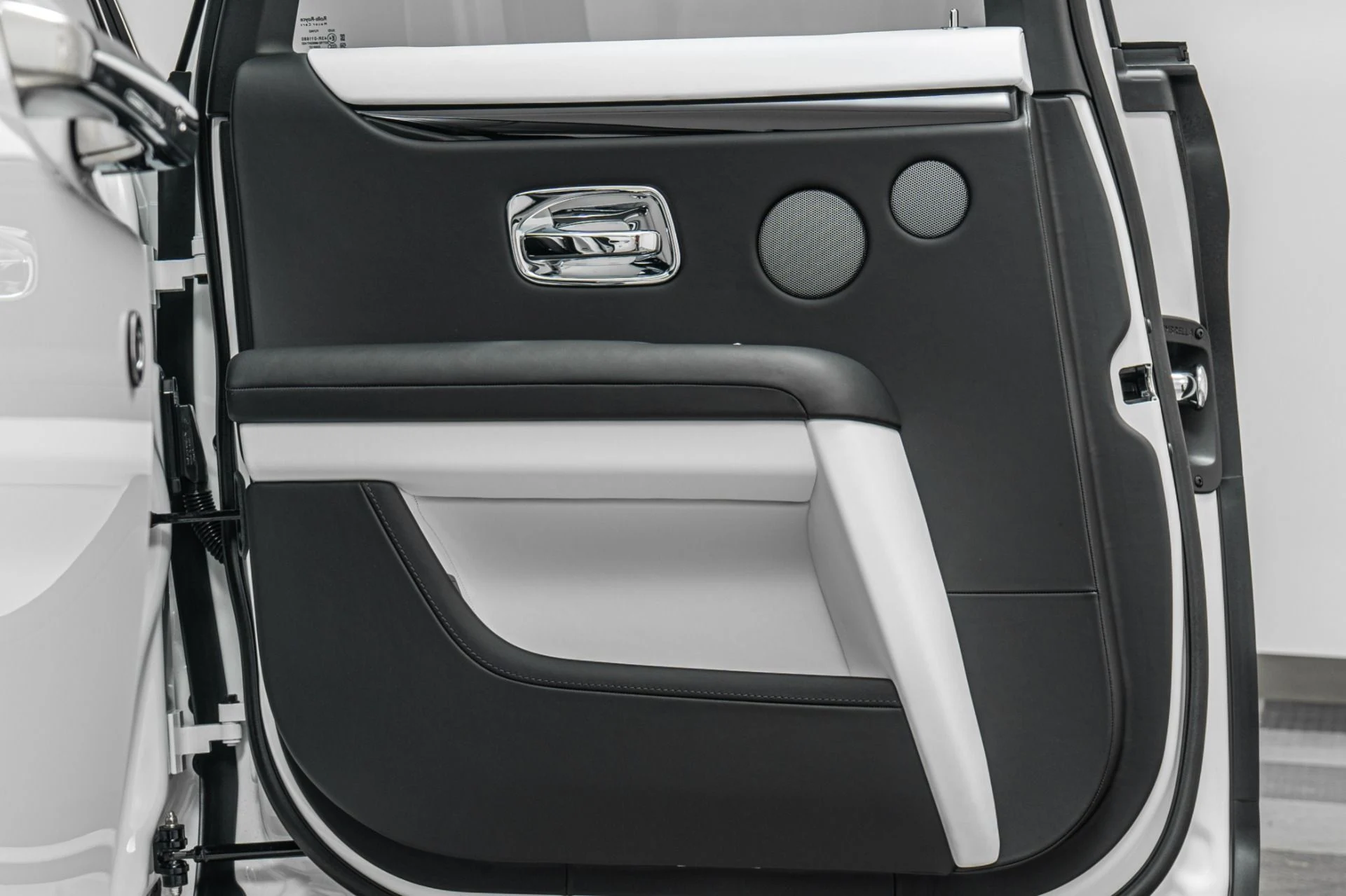 mph041_1305822597_Used_2026_Rolls_Royce_Ghost_Two_Tone_Interior_Low_Miles_1781640354_8d84c770e4