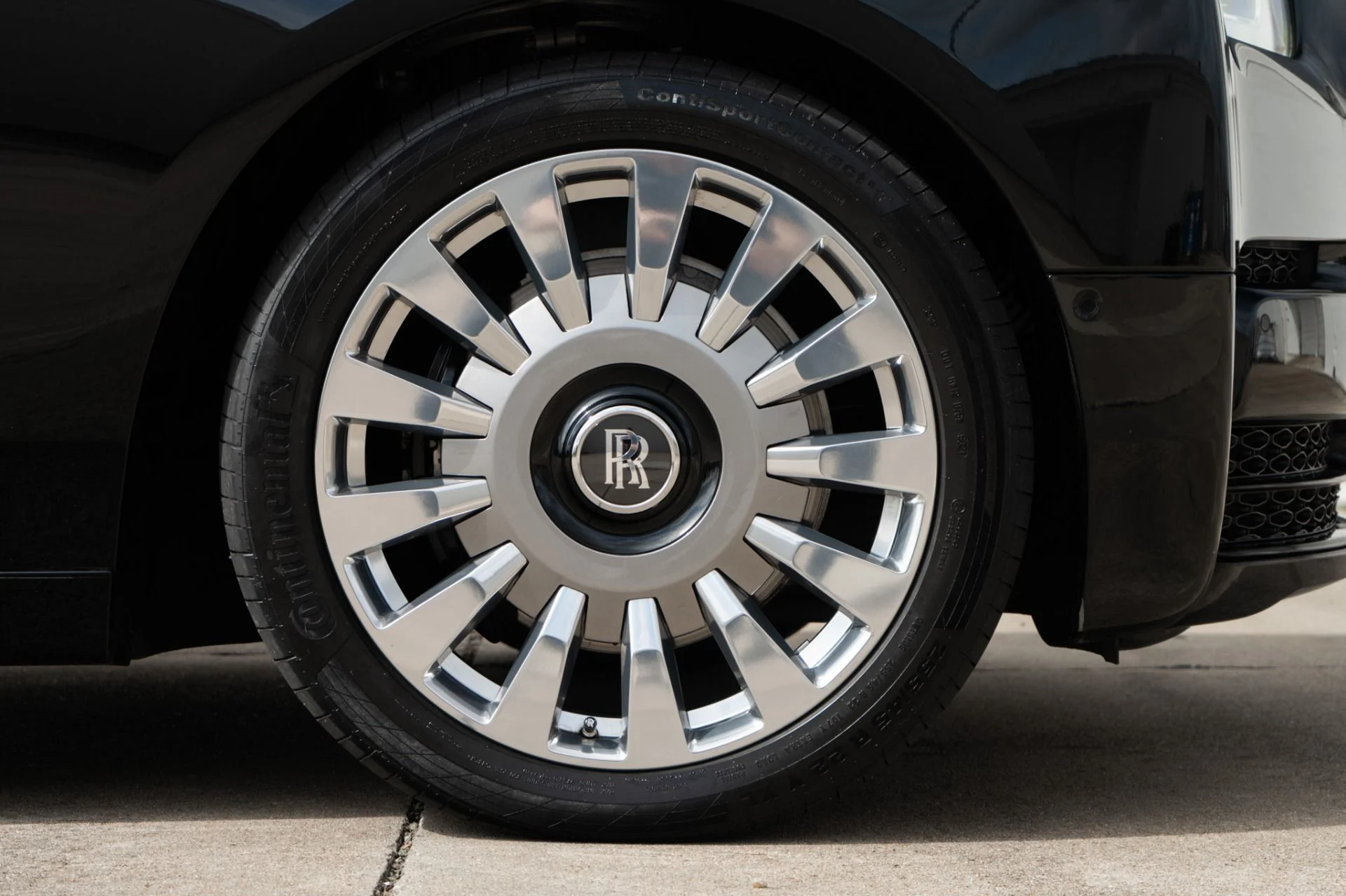 mph041_1323006477_Used_2022_Rolls_Royce_Phantom_EWB_1771455948_62064b9b07