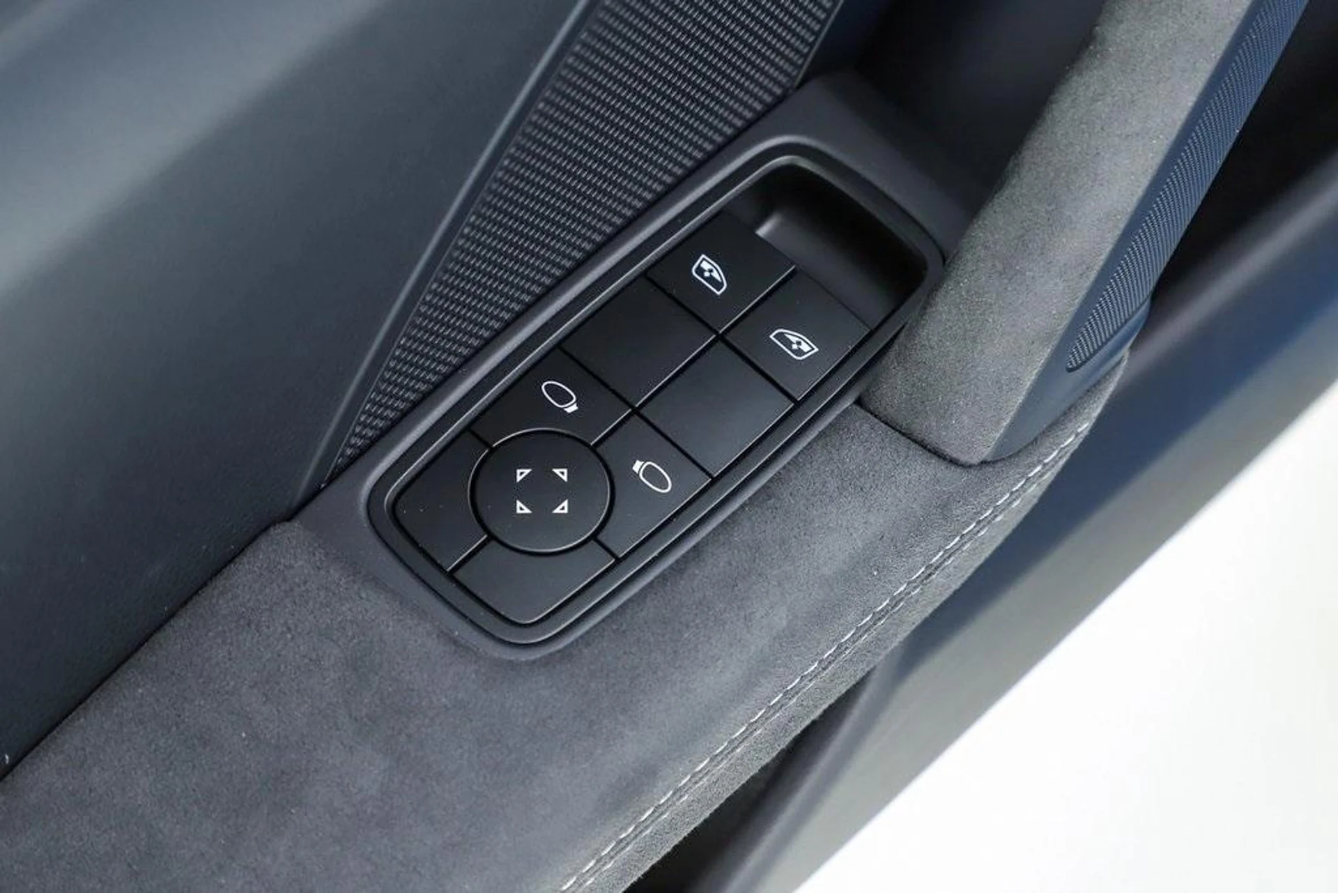 mph041_1326978973_toe_EAH_0v_NAM_25qm_XY_p1o8_D_Ba9w_23d34966df