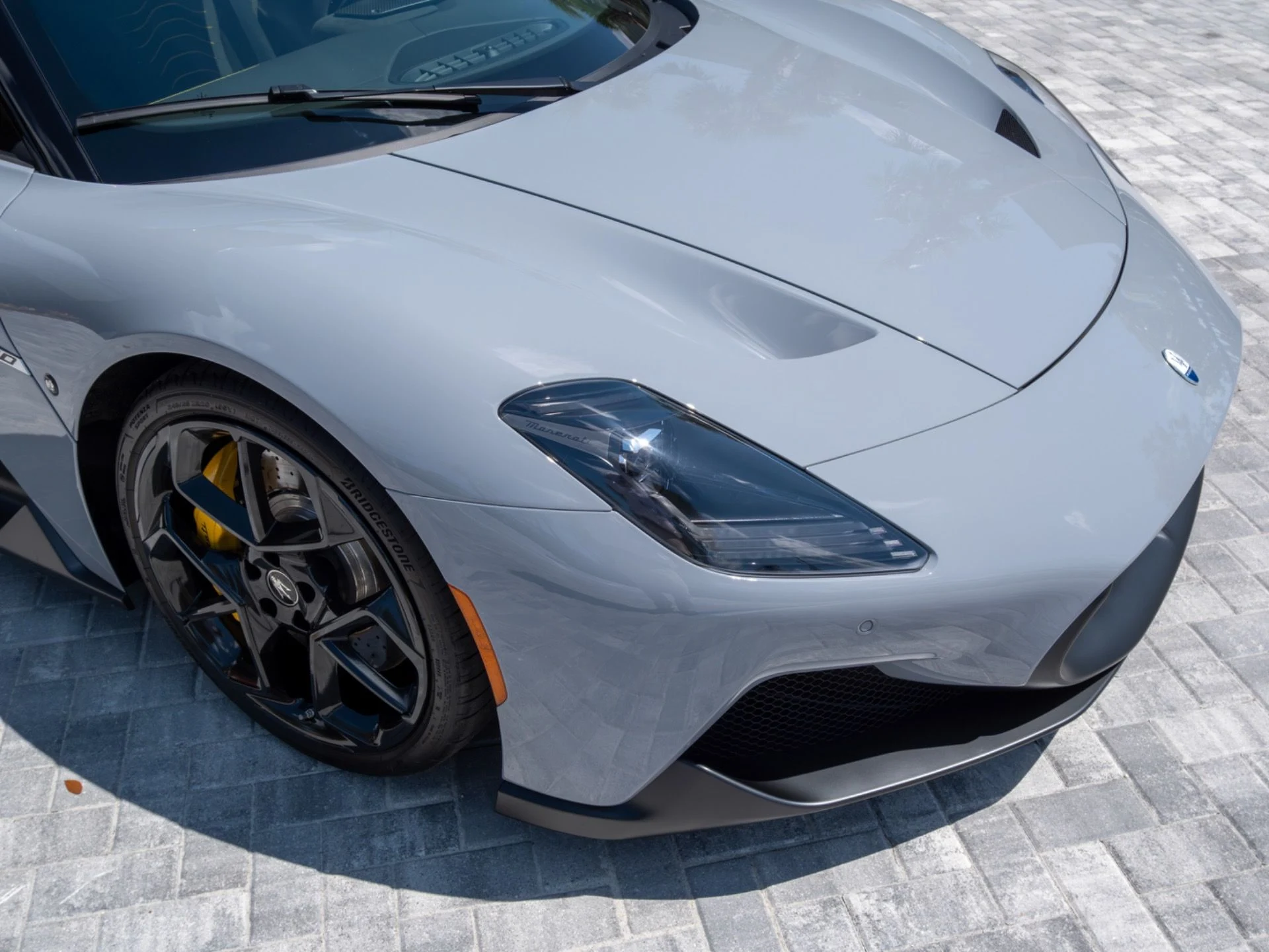 mph041_133033457_Used_2023_Maserati_MC_20_1774904505_d7d147d0f3